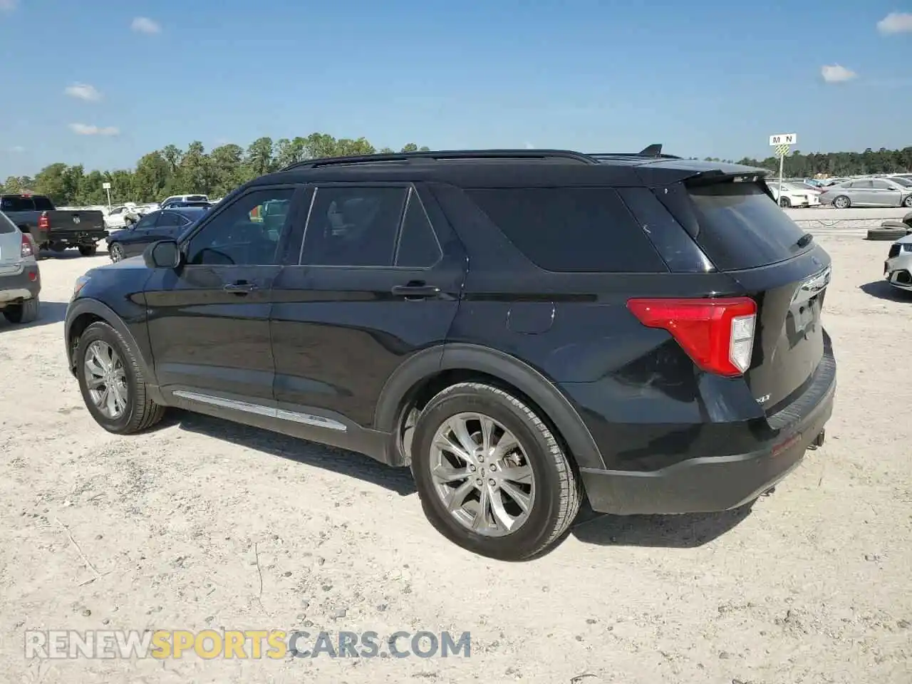 2 fotografías del automóvil dañado 1FMSK7DH2MGA45820 FORD EXPLORER 2021