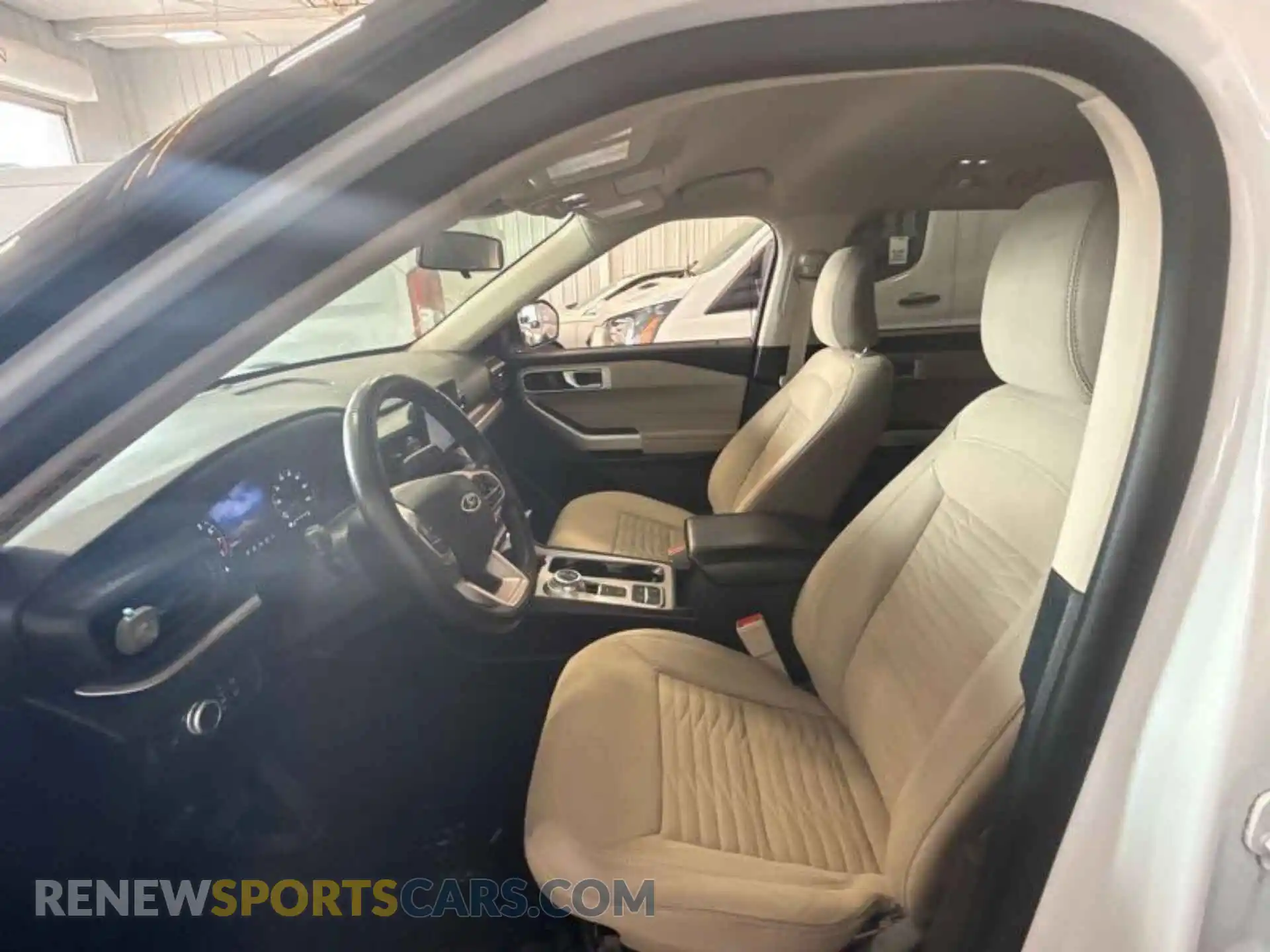 2 Фотография поврежденного автомобиля 1FMSK7DH3MGB34490 FORD EXPLORER 2021