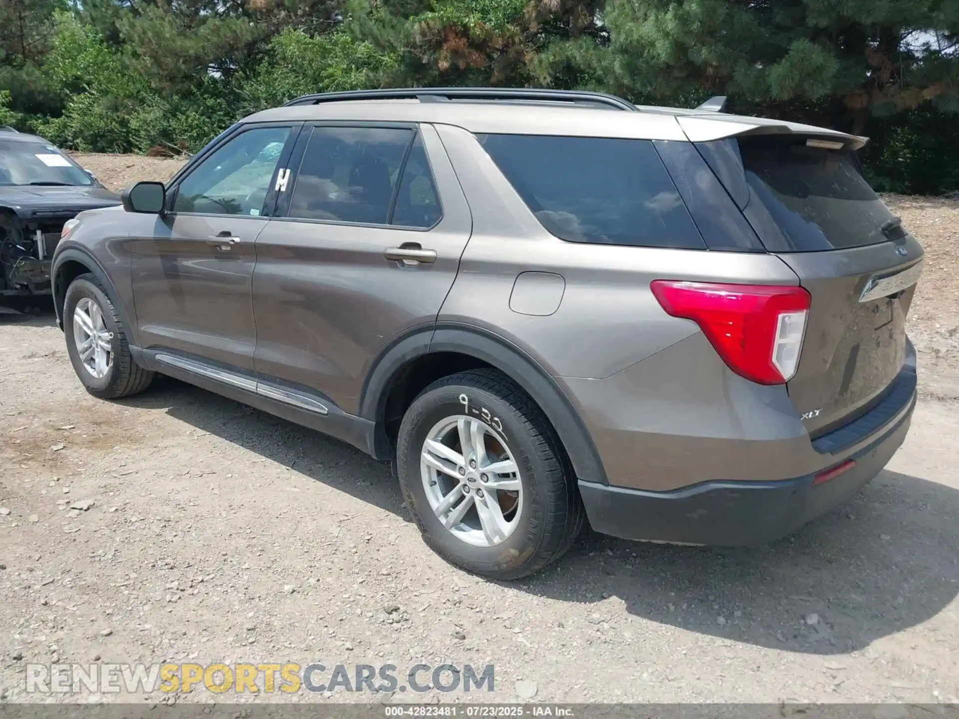 3 Фотография поврежденного автомобиля 1FMSK7DH4MGA52431 FORD EXPLORER 2021