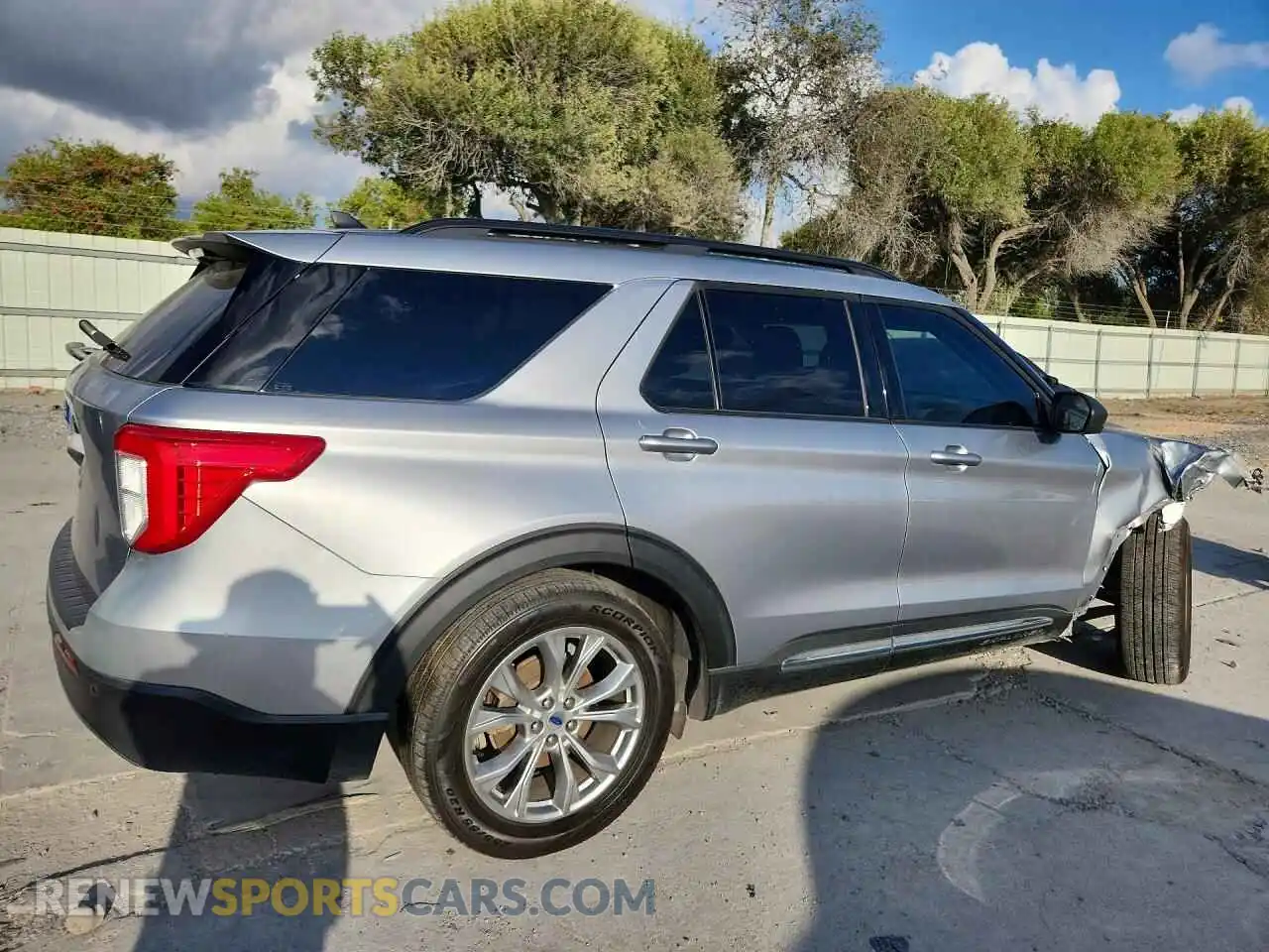 3 Photograph of a damaged car 1FMSK7DH4MGC04644 FORD EXPLORER 2021