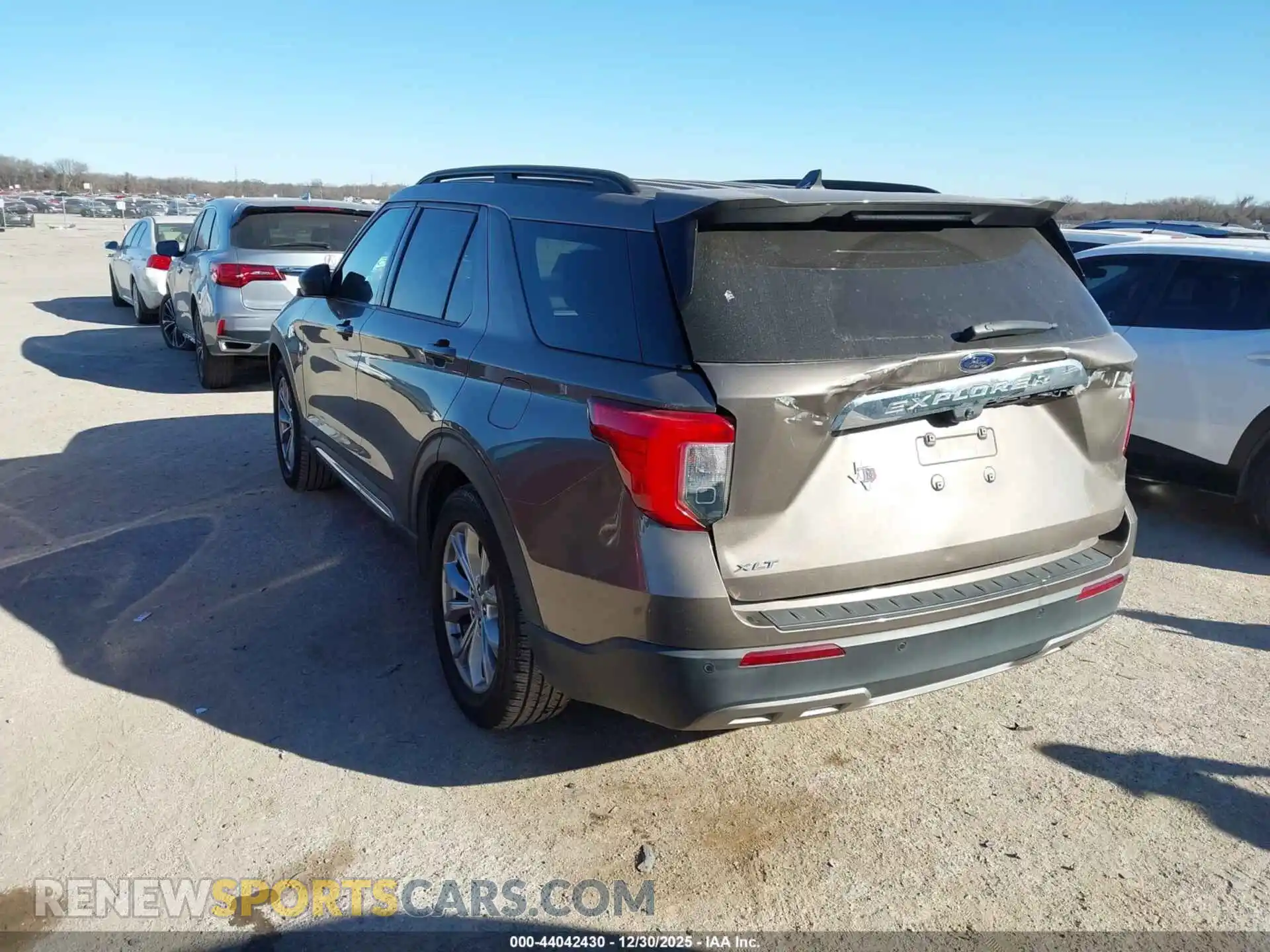3 Photograph of a damaged car 1FMSK7DH5MGA39770 FORD EXPLORER 2021