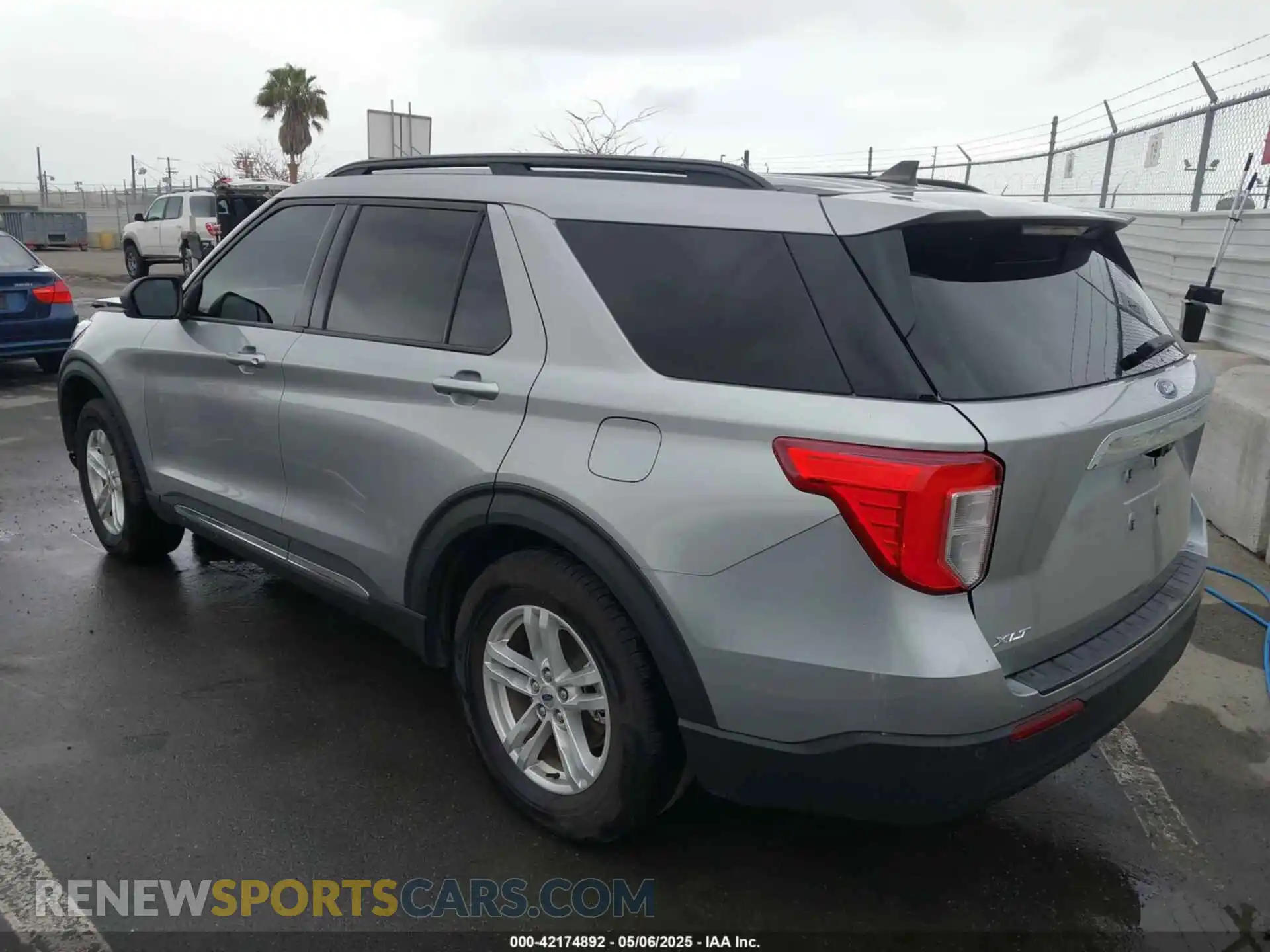 3 Photograph of a damaged car 1FMSK7DH8MGB71065 FORD EXPLORER 2021