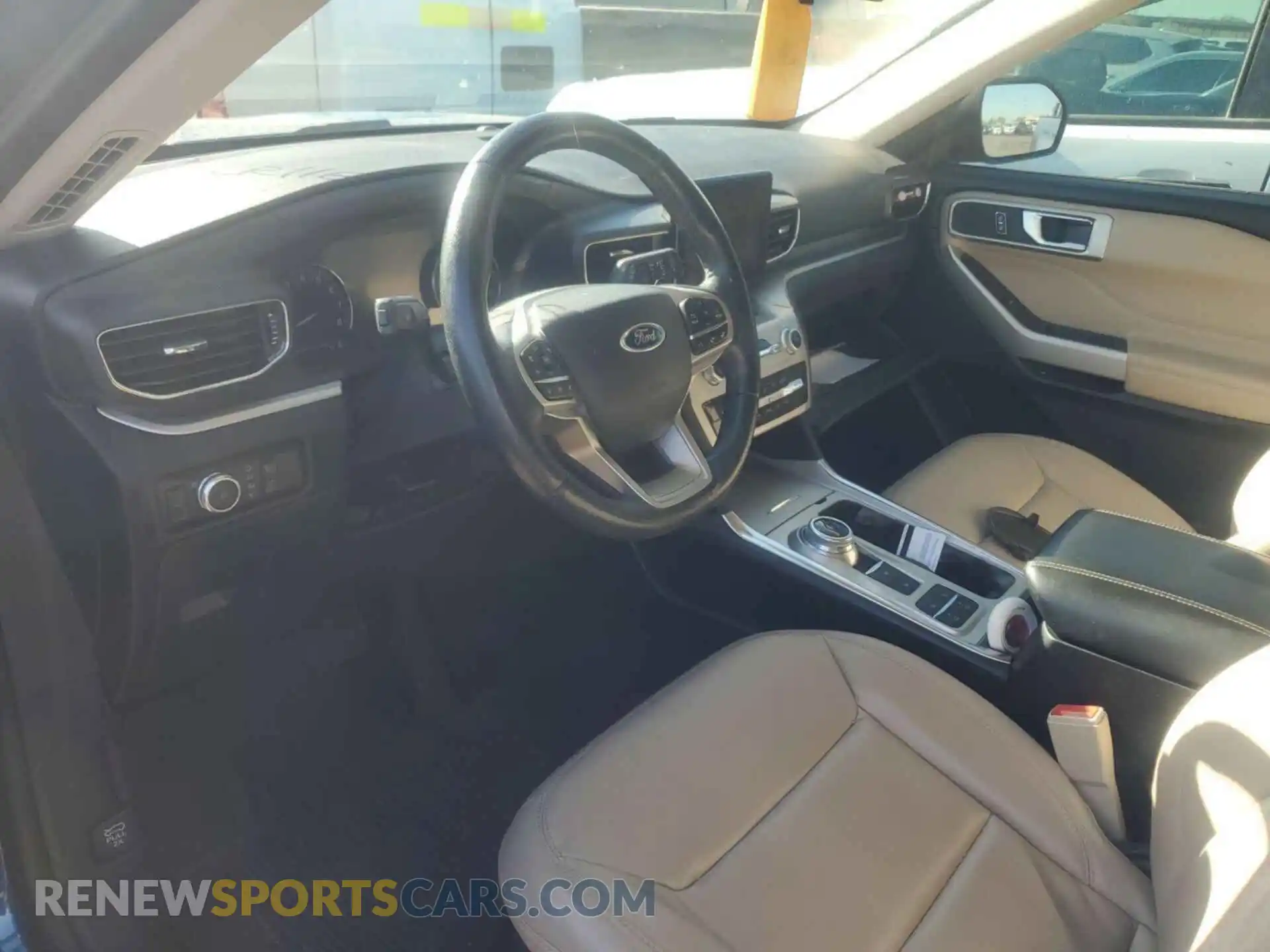 2 Photograph of a damaged car 1FMSK7DH8MGC35167 FORD EXPLORER 2021