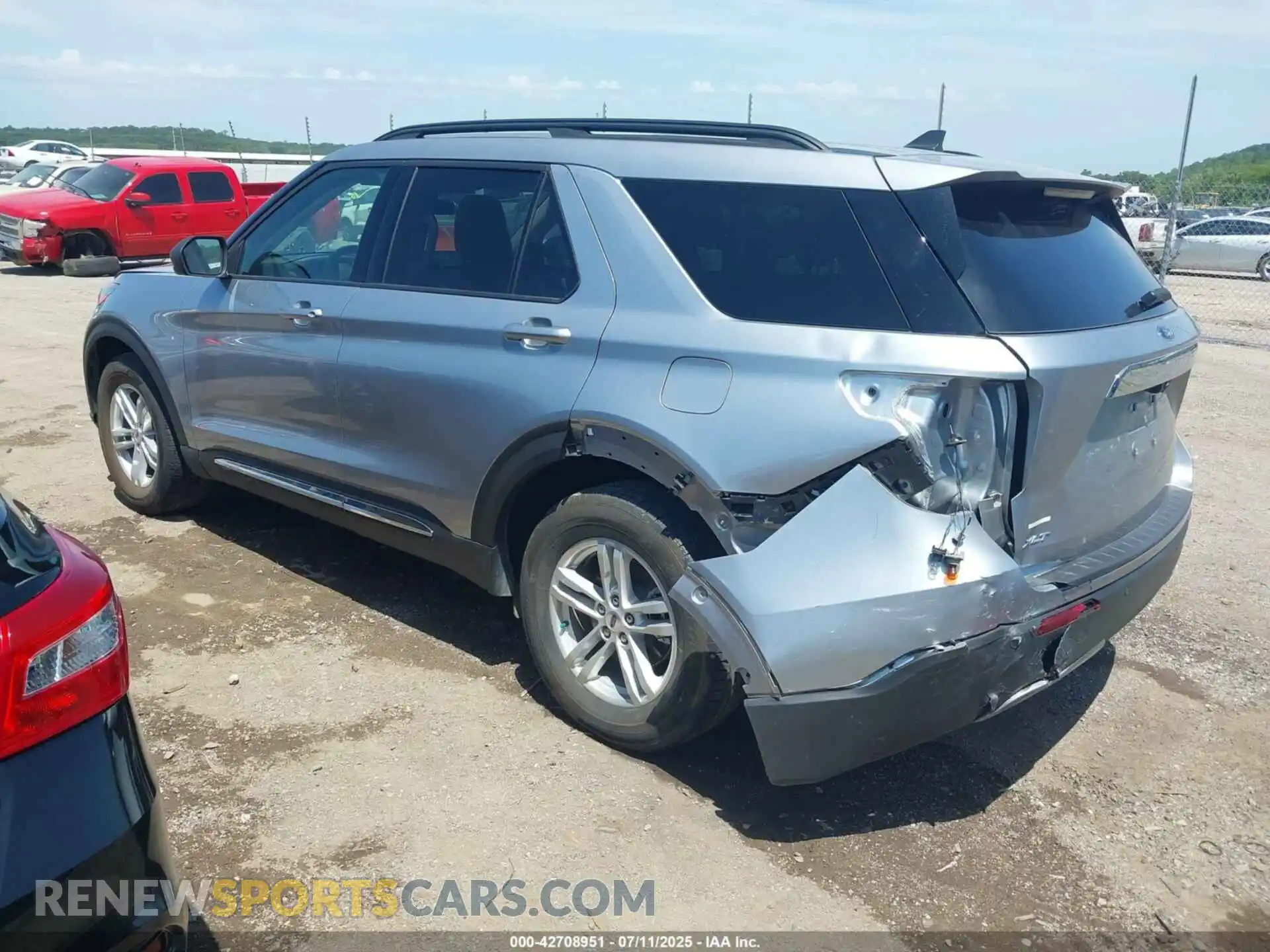3 Photograph of a damaged car 1FMSK7DHXMGA49985 FORD EXPLORER 2021