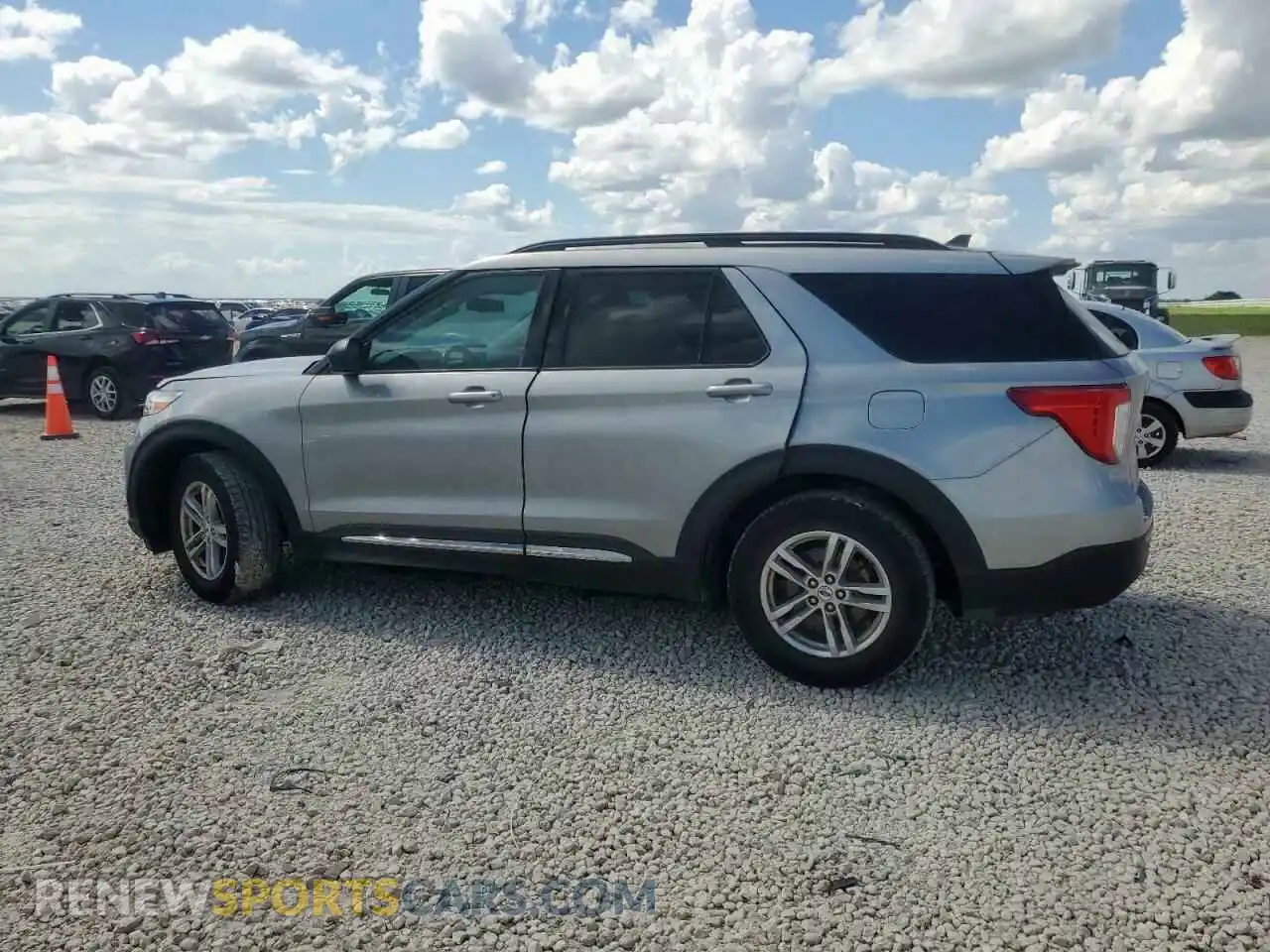 2 fotografías del automóvil dañado 1FMSK7DHXMGA52157 FORD EXPLORER 2021
