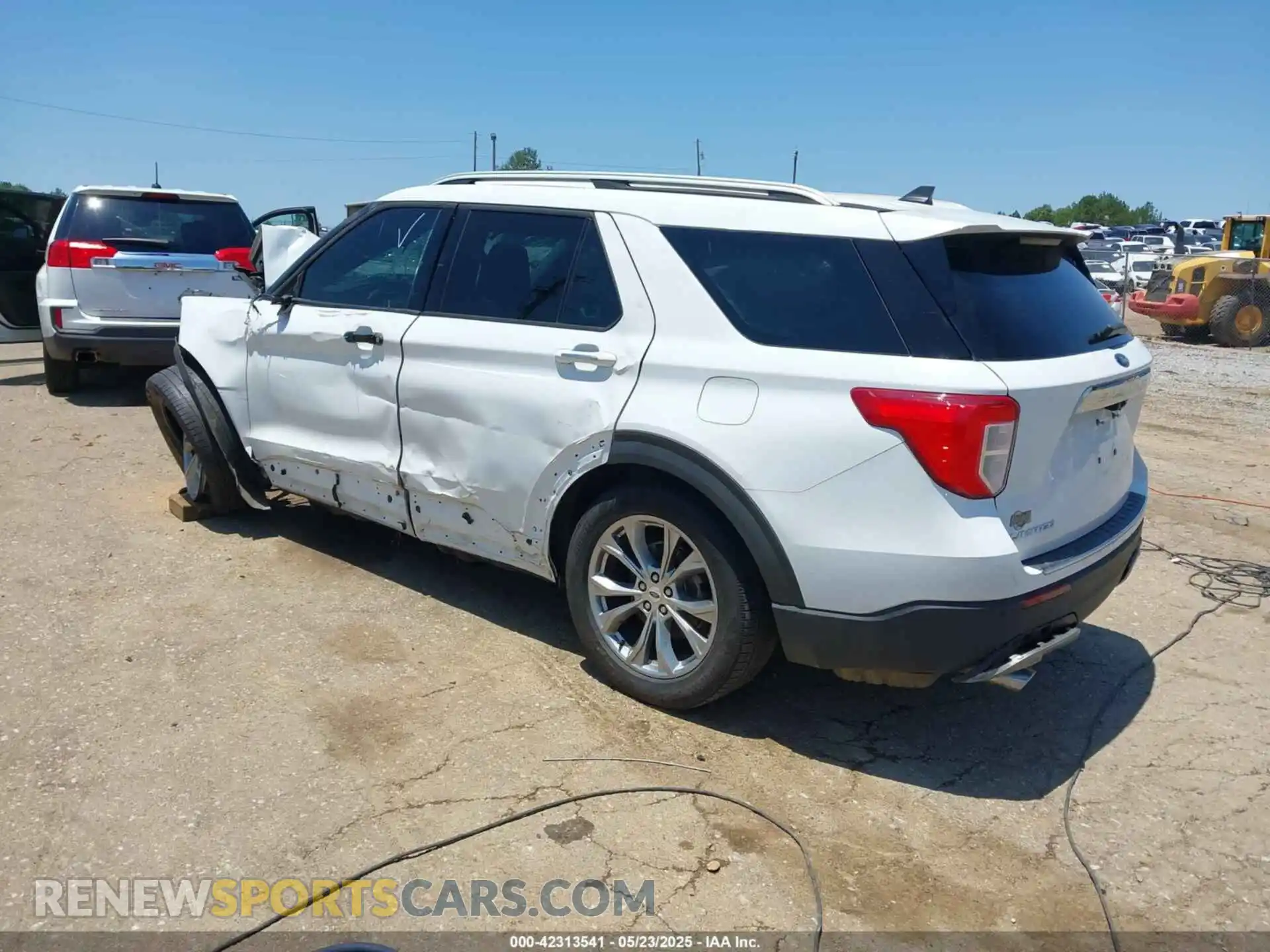 3 Photograph of a damaged car 1FMSK7FHXMGB03671 FORD EXPLORER 2021