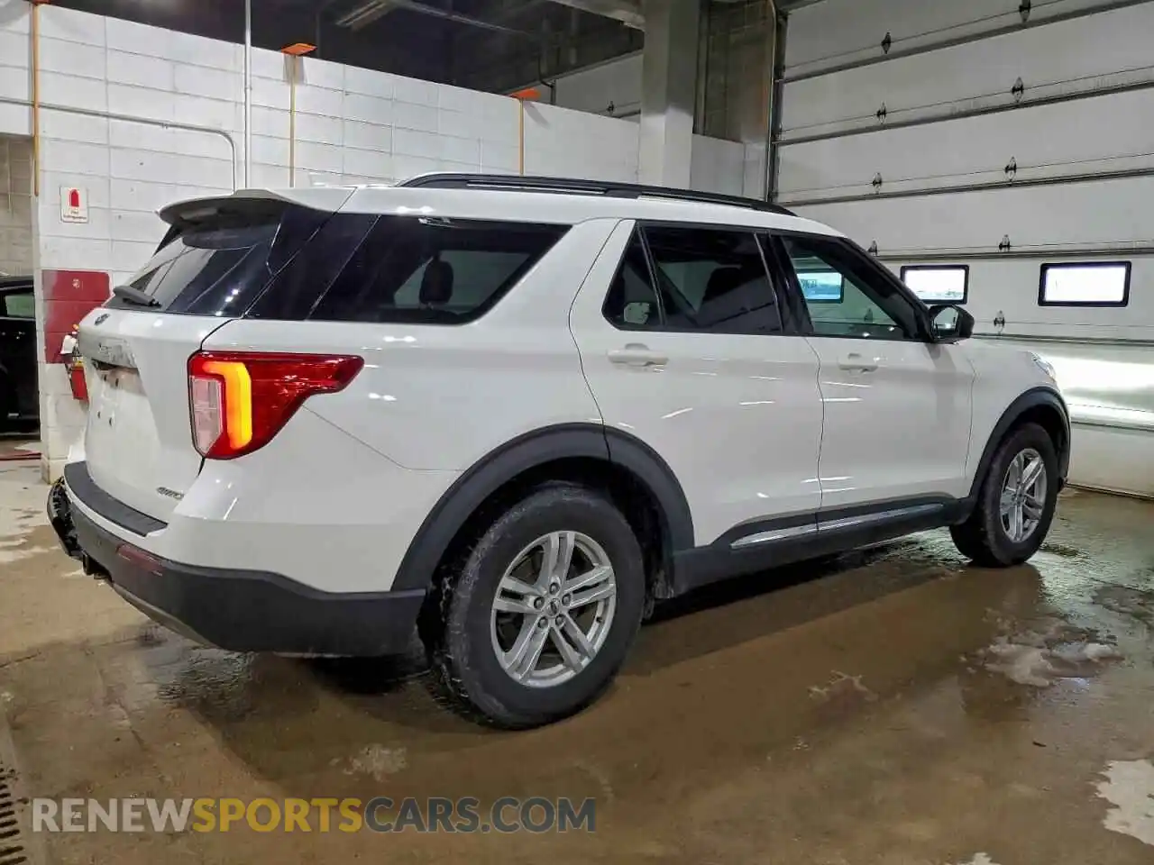 3 Photograph of a damaged car 1FMSK8DH1MGB32596 FORD EXPLORER 2021