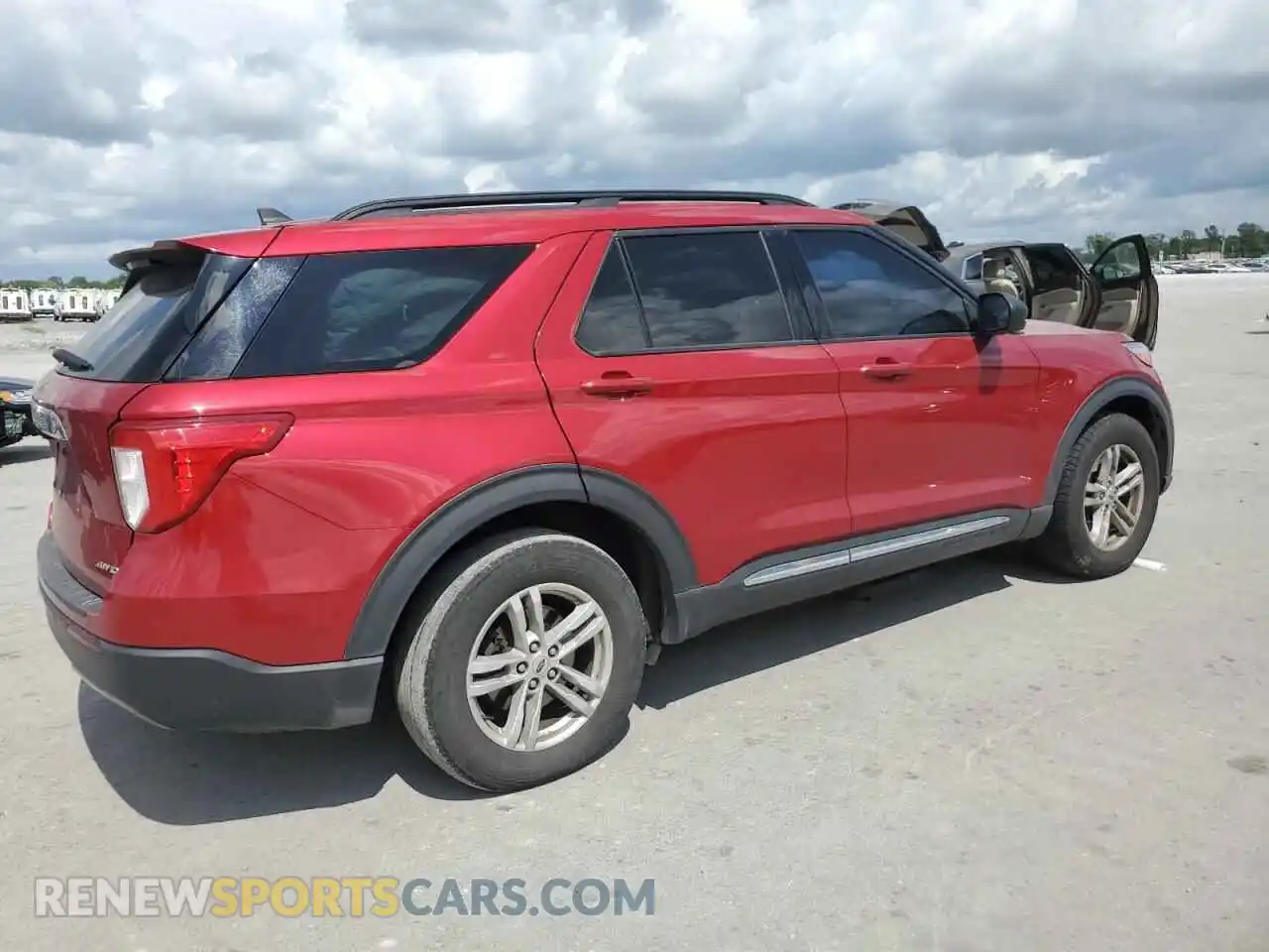 3 Фотография поврежденного автомобиля 1FMSK8DH2MGA54913 FORD EXPLORER 2021
