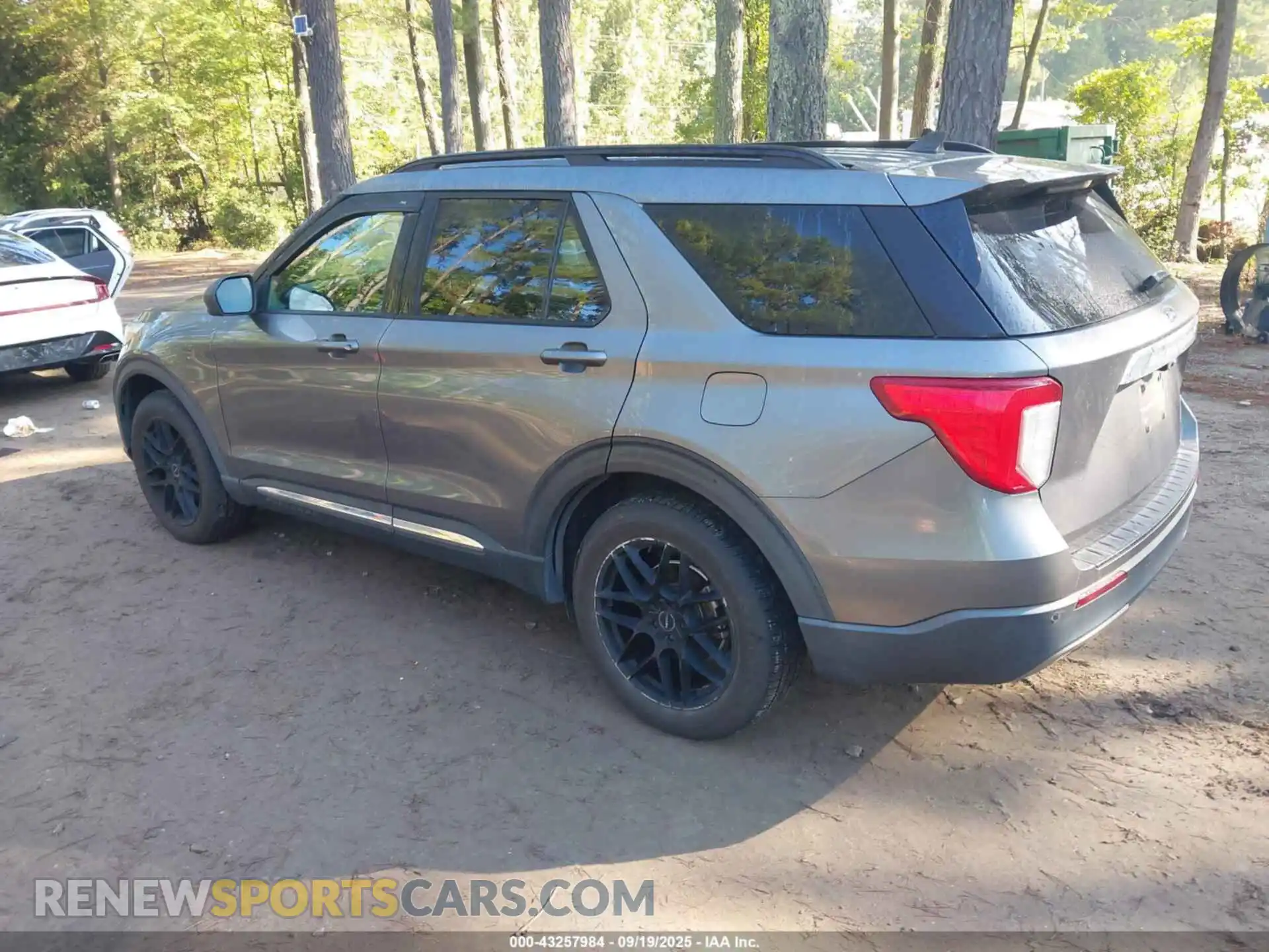 3 Photograph of a damaged car 1FMSK8DH2MGB66076 FORD EXPLORER 2021