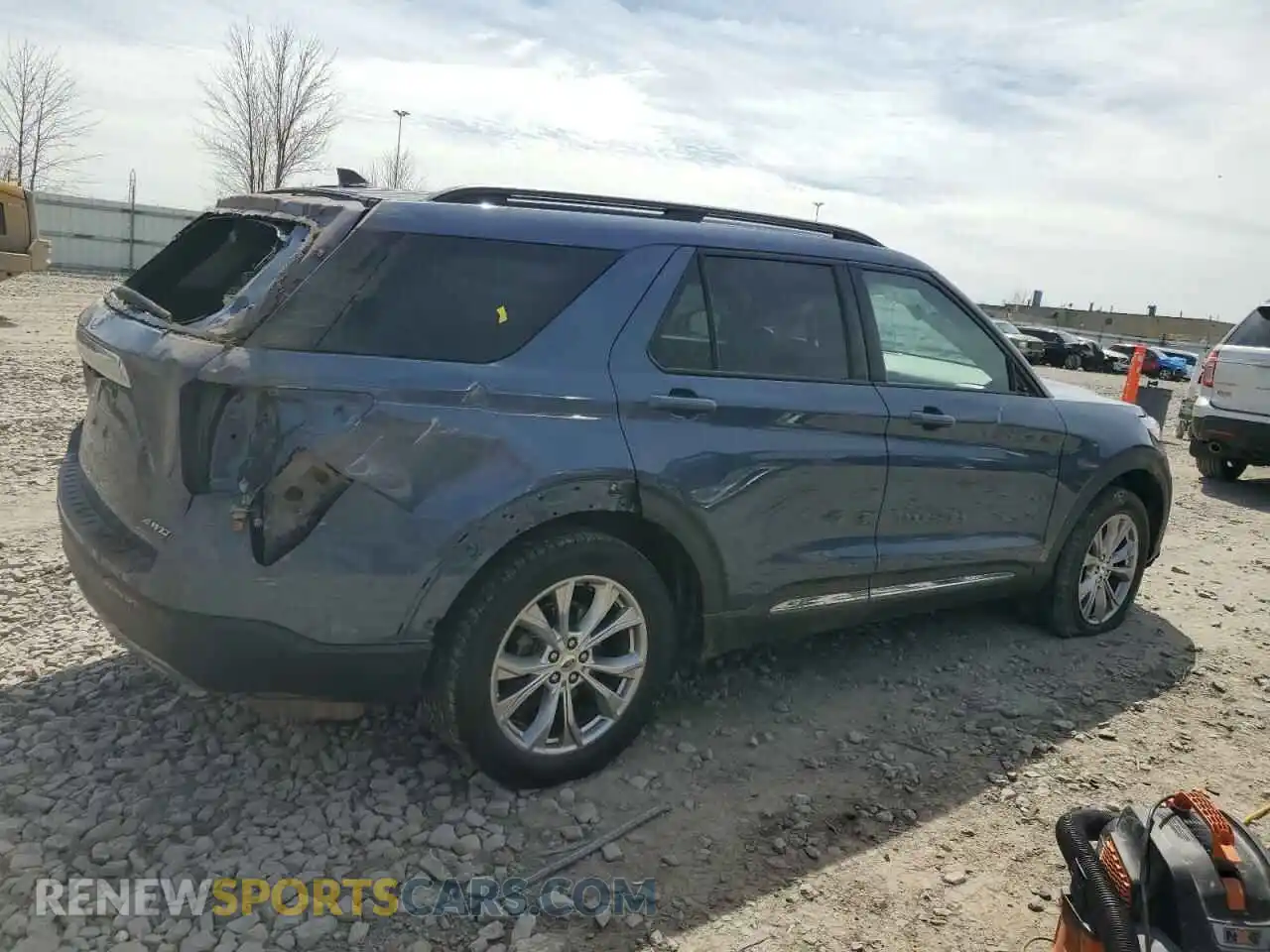 3 Фотография поврежденного автомобиля 1FMSK8DH4MGA79053 FORD EXPLORER 2021