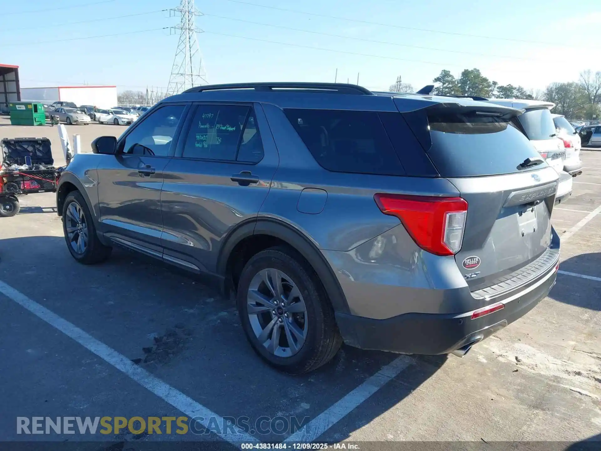 3 Photograph of a damaged car 1FMSK8DH4MGC43997 FORD EXPLORER 2021