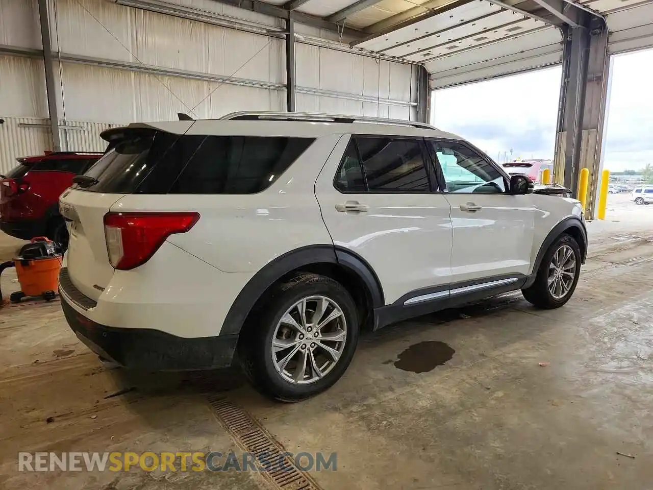 3 Photograph of a damaged car 1FMSK8FH1MGB34295 FORD EXPLORER 2021