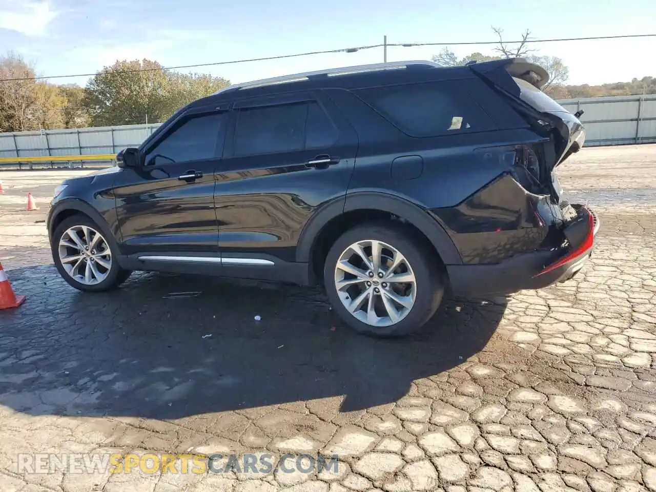 2 Photograph of a damaged car 1FM5K7HC5NGB55578 FORD EXPLORER 2022