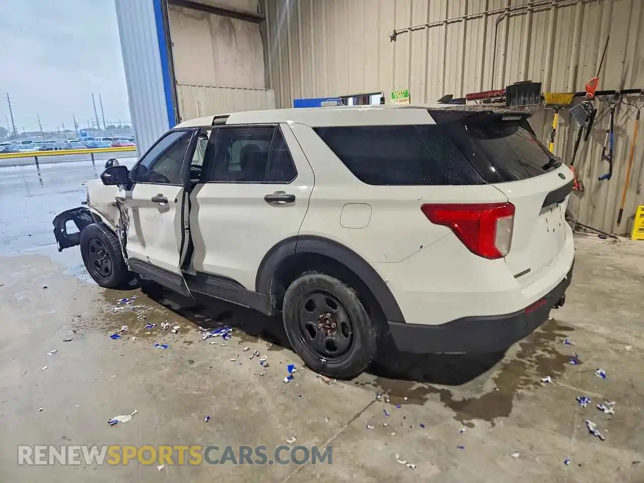 2 Photograph of a damaged car 1FM5K8AB3NGB80180 FORD EXPLORER 2022