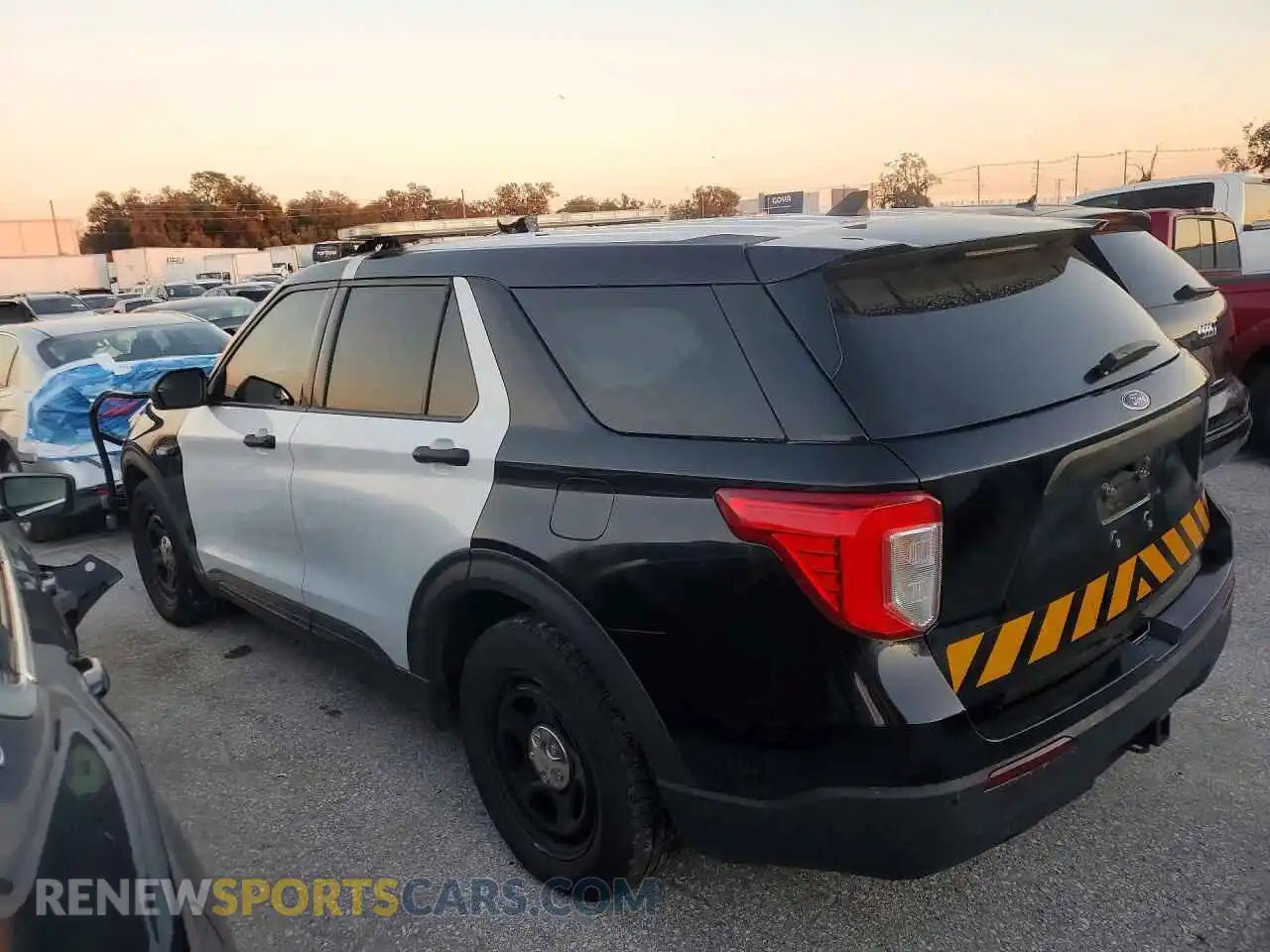 2 Photograph of a damaged car 1FM5K8AB6NGA40589 FORD EXPLORER 2022