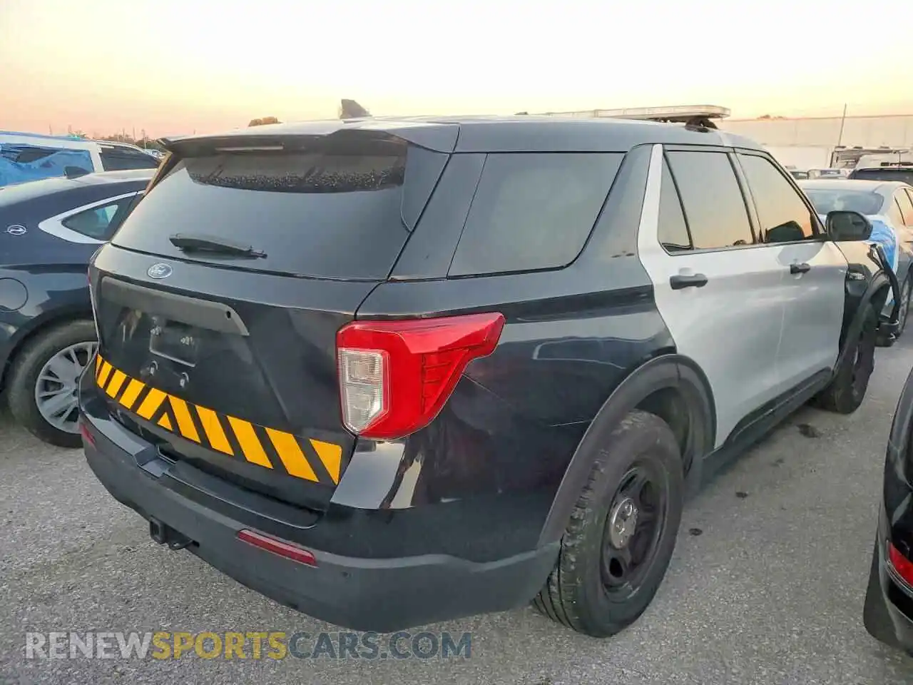3 Photograph of a damaged car 1FM5K8AB6NGA40589 FORD EXPLORER 2022