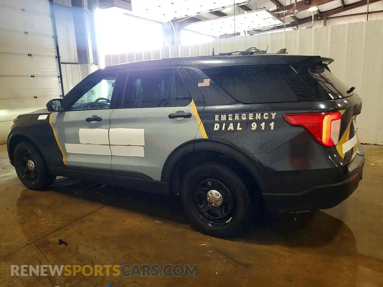 2 Photograph of a damaged car 1FM5K8ABXNGB80581 FORD EXPLORER 2022