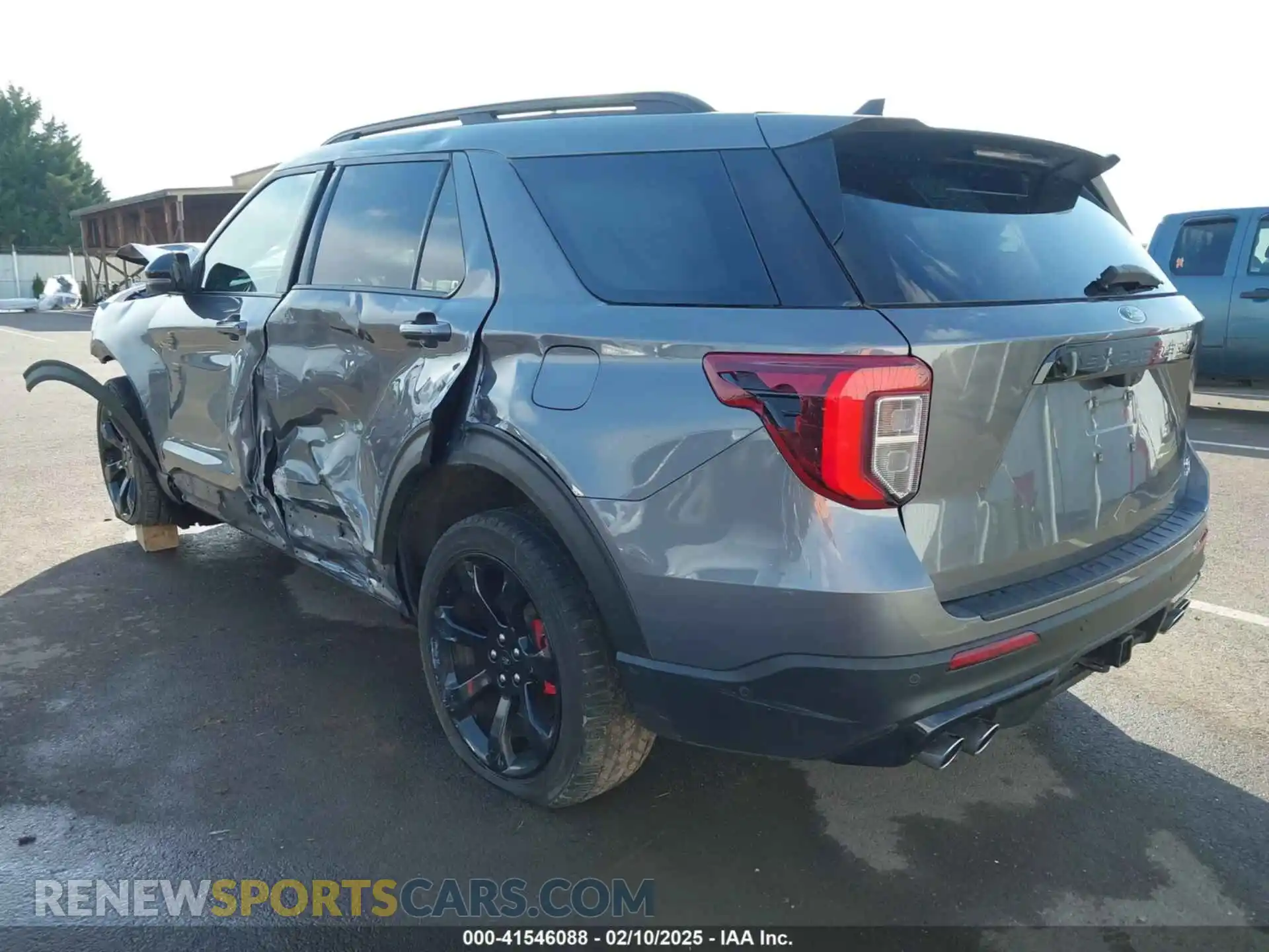 3 Photograph of a damaged car 1FM5K8GC3NGA17738 FORD EXPLORER 2022