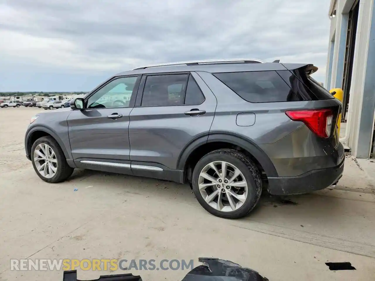 2 Photograph of a damaged car 1FM5K8HC2NGC05231 FORD EXPLORER 2022