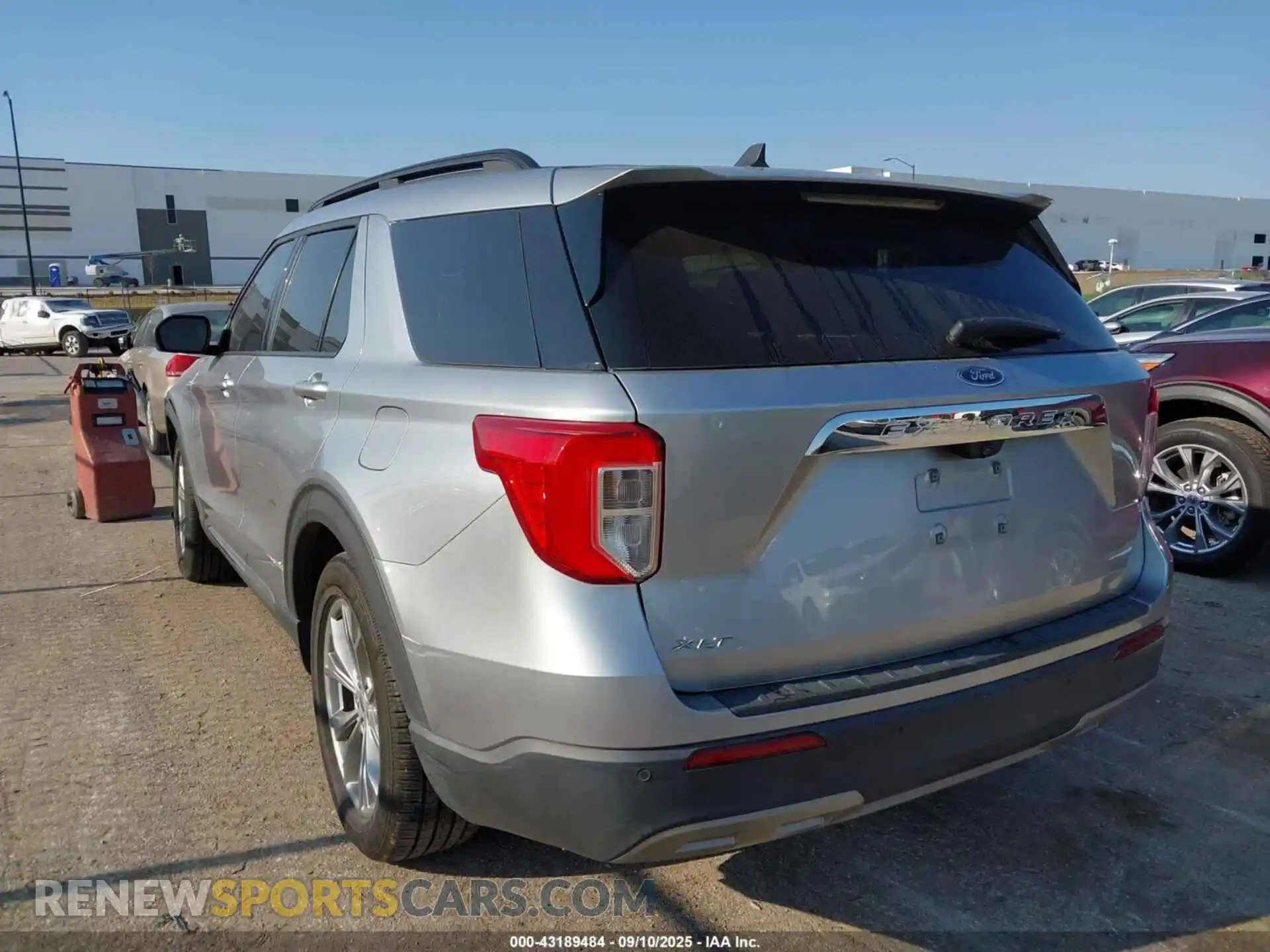 3 Photograph of a damaged car 1FMSK7DH1NGA19839 FORD EXPLORER 2022