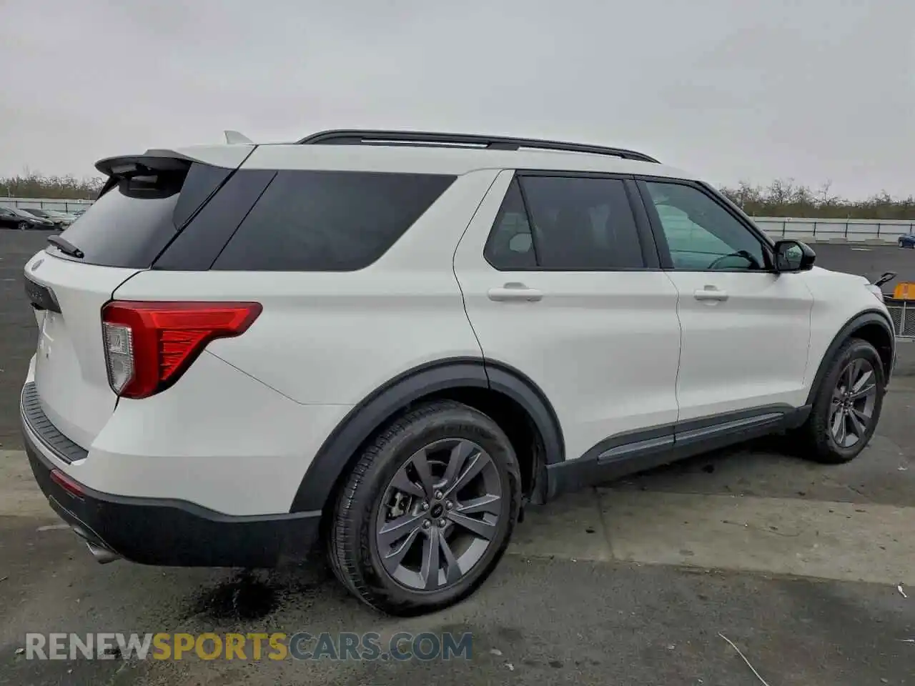 3 Photograph of a damaged car 1FMSK7DH1NGC28160 FORD EXPLORER 2022