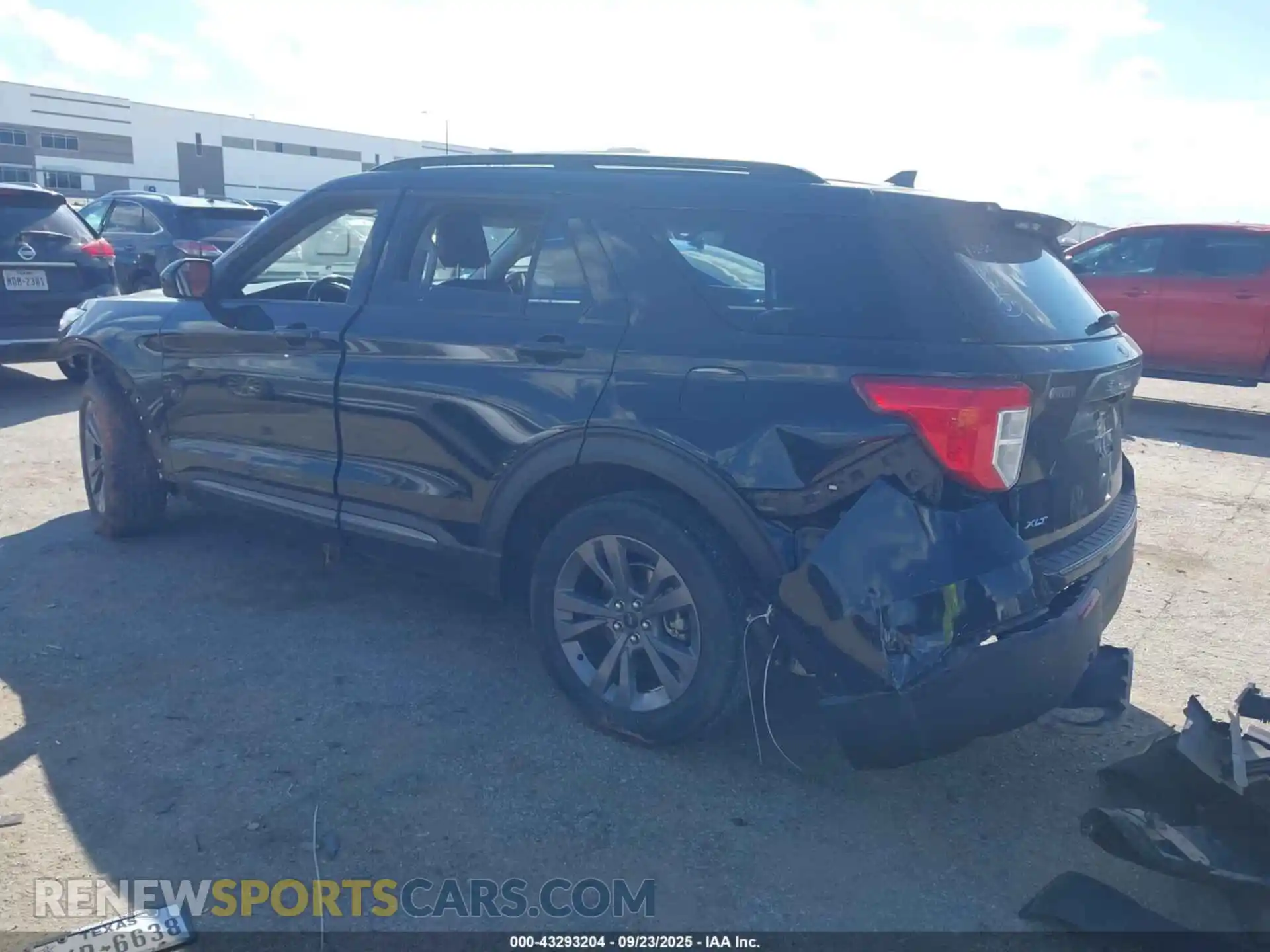 3 Фотография поврежденного автомобиля 1FMSK7DH4NGC02099 FORD EXPLORER 2022
