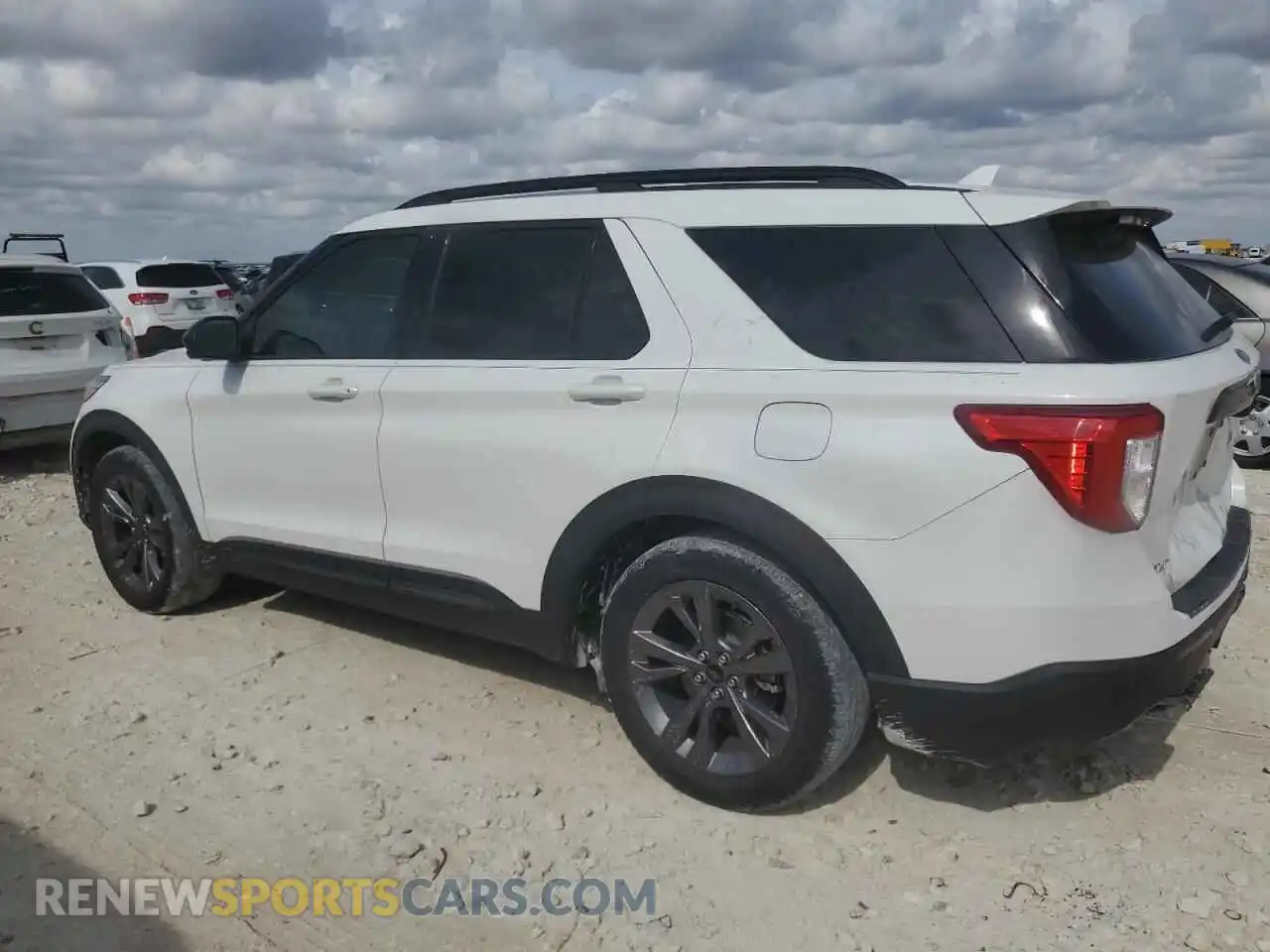 2 Photograph of a damaged car 1FMSK7DH5NGA98643 FORD EXPLORER 2022