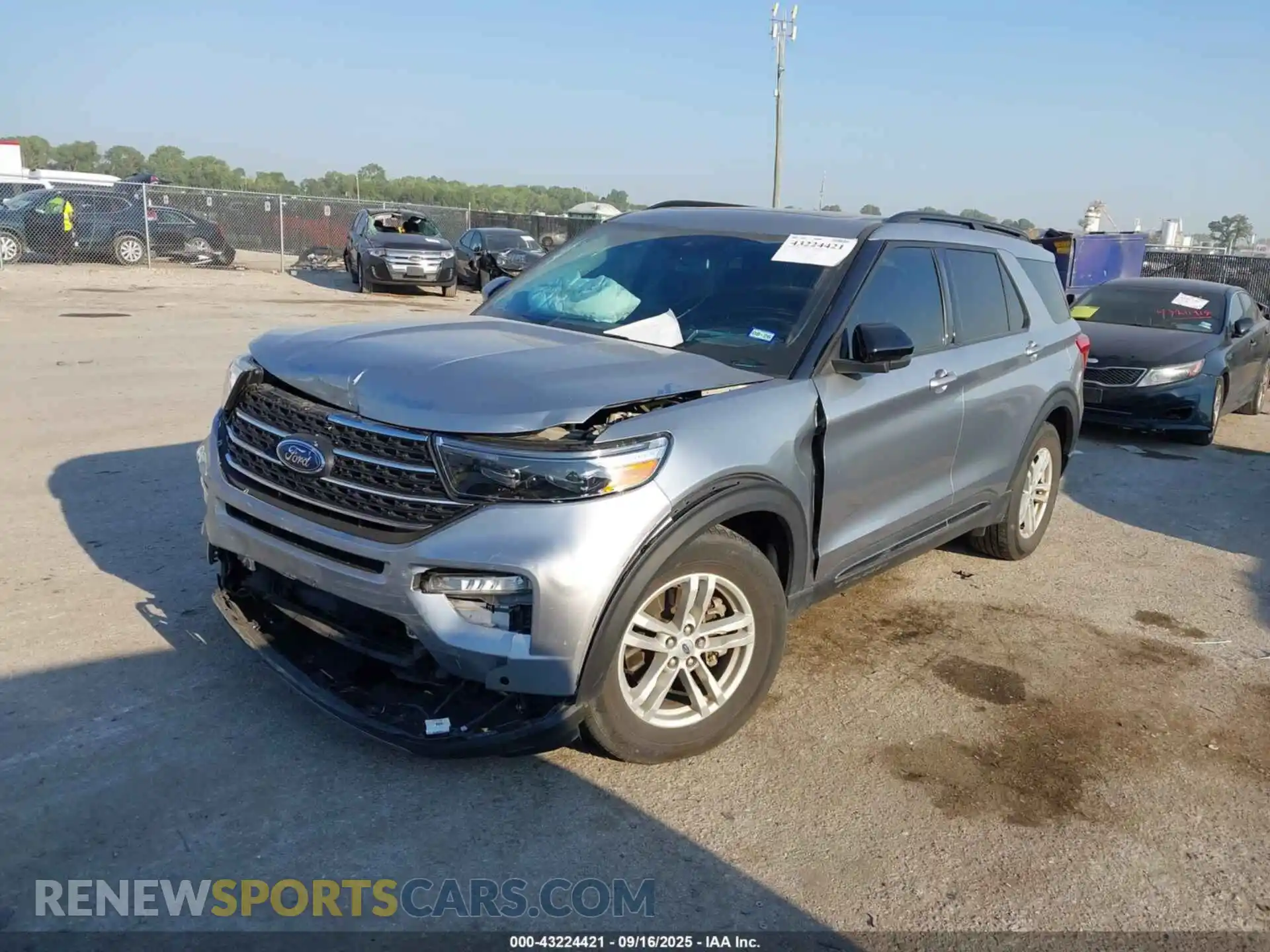 2 Photograph of a damaged car 1FMSK7DH5NGB98404 FORD EXPLORER 2022