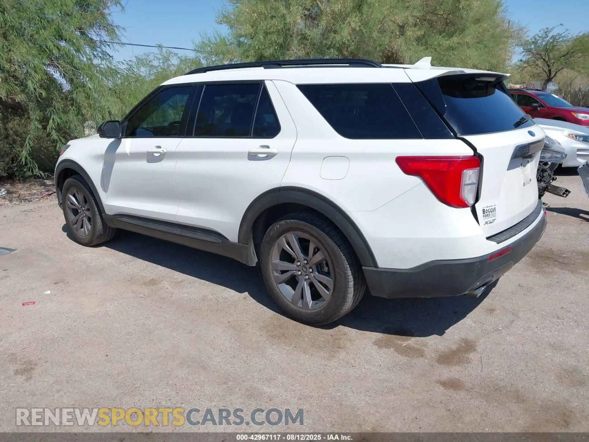 3 Photograph of a damaged car 1FMSK7DH6NGA01031 FORD EXPLORER 2022