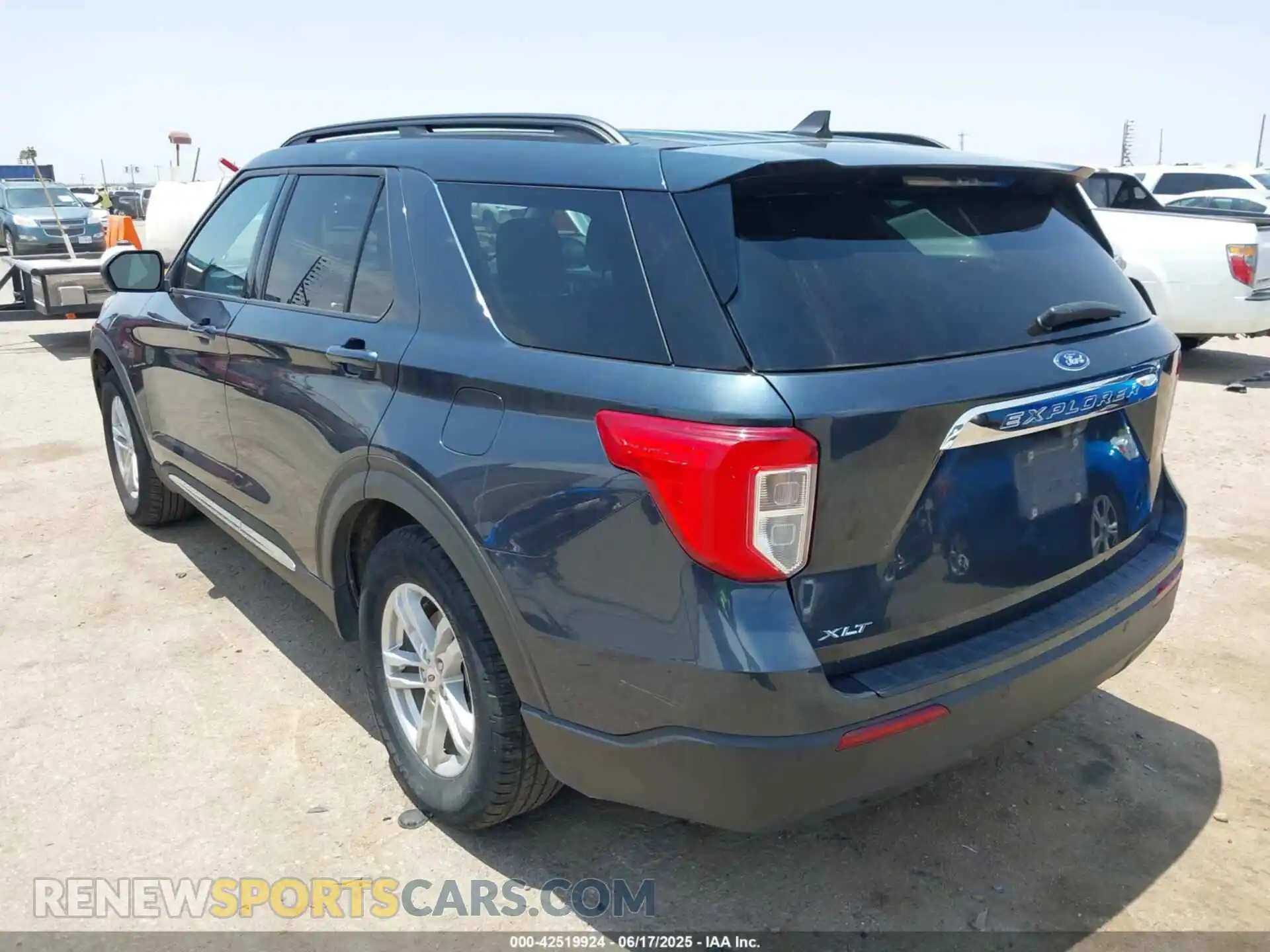 3 Photograph of a damaged car 1FMSK7DH6NGA33297 FORD EXPLORER 2022