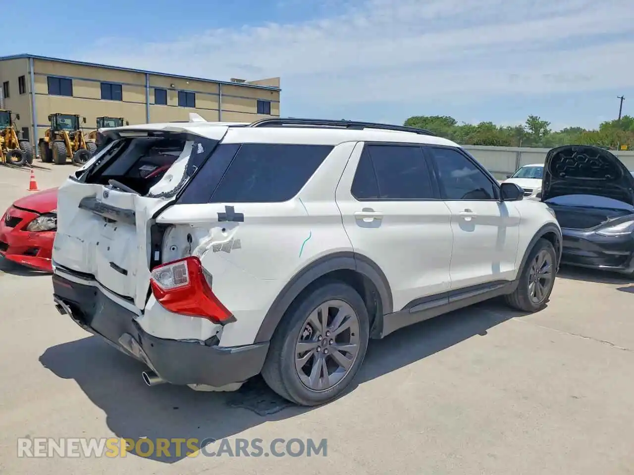 3 Photograph of a damaged car 1FMSK7DH6NGB45274 FORD EXPLORER 2022