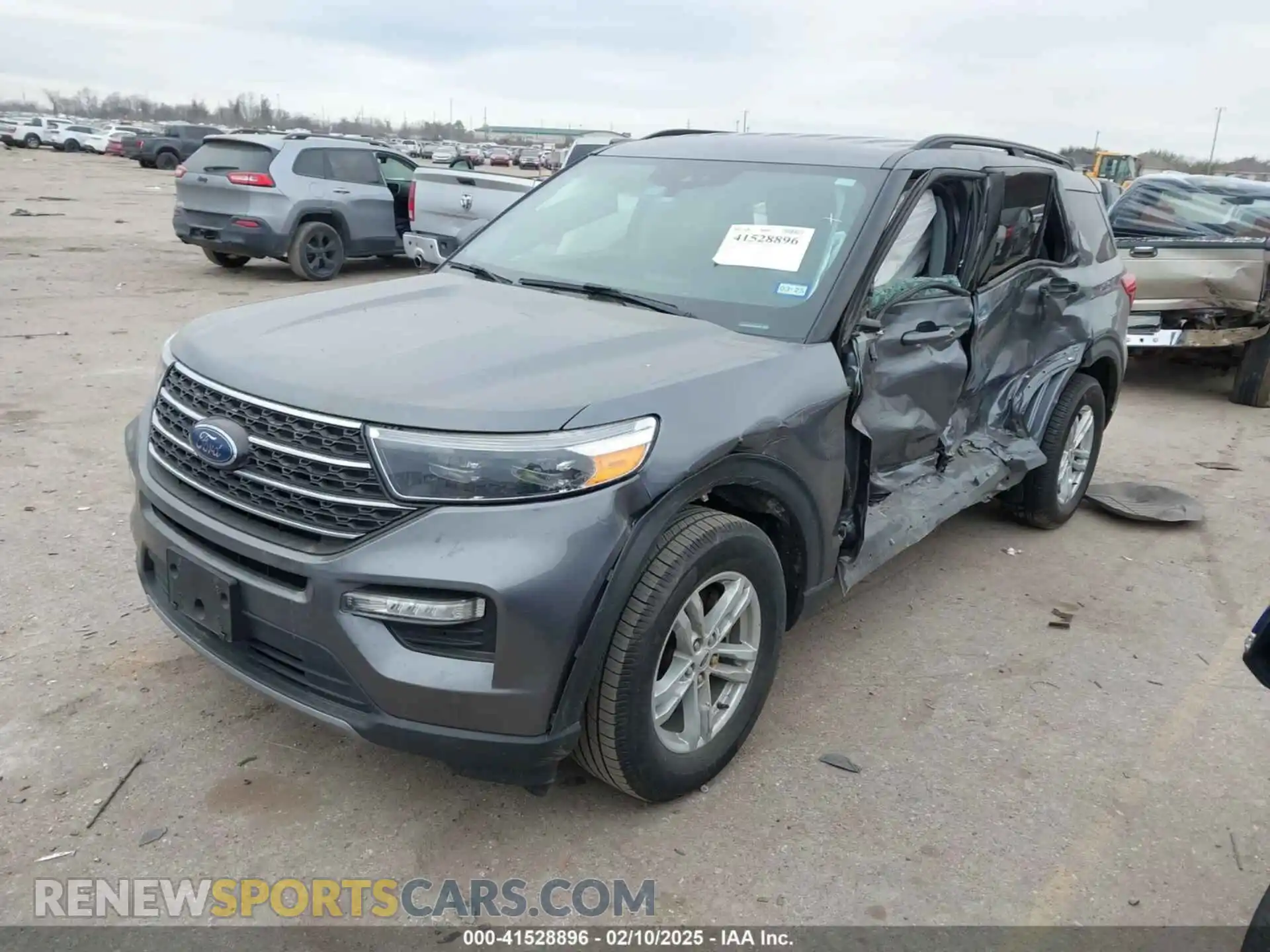 2 Photograph of a damaged car 1FMSK7DH7NGA45992 FORD EXPLORER 2022