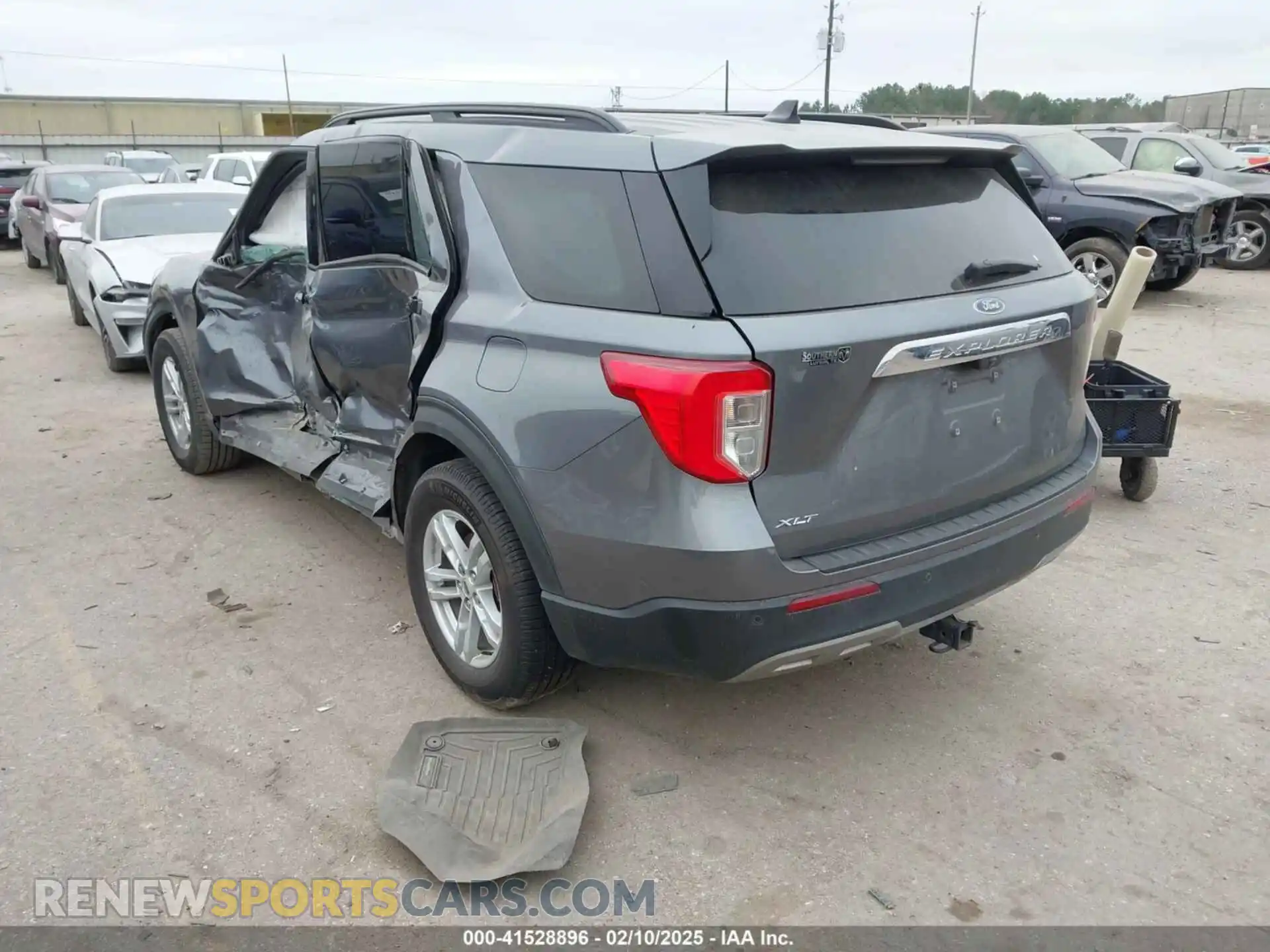 3 Photograph of a damaged car 1FMSK7DH7NGA45992 FORD EXPLORER 2022