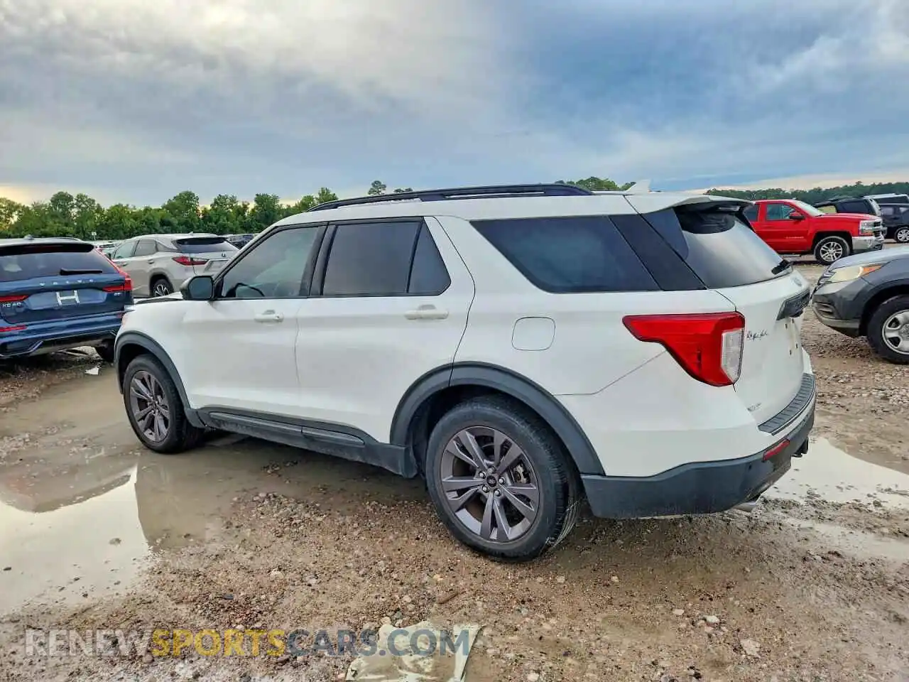 2 Photograph of a damaged car 1FMSK7DH7NGA75462 FORD EXPLORER 2022