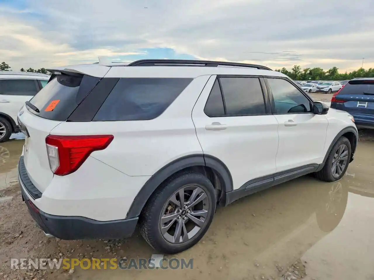 3 Photograph of a damaged car 1FMSK7DH7NGA75462 FORD EXPLORER 2022