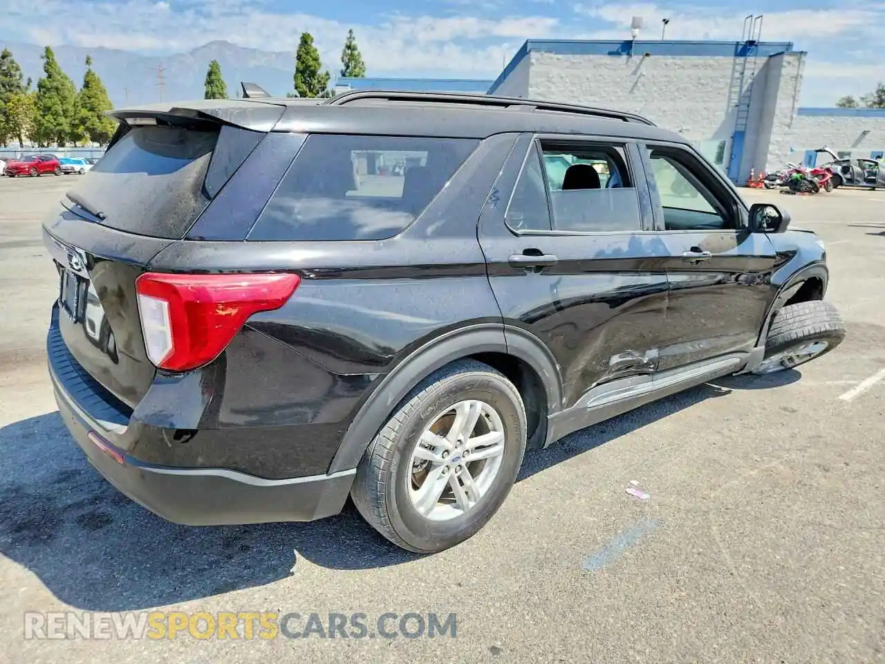 3 Фотография поврежденного автомобиля 1FMSK7DH9NGA60493 FORD EXPLORER 2022