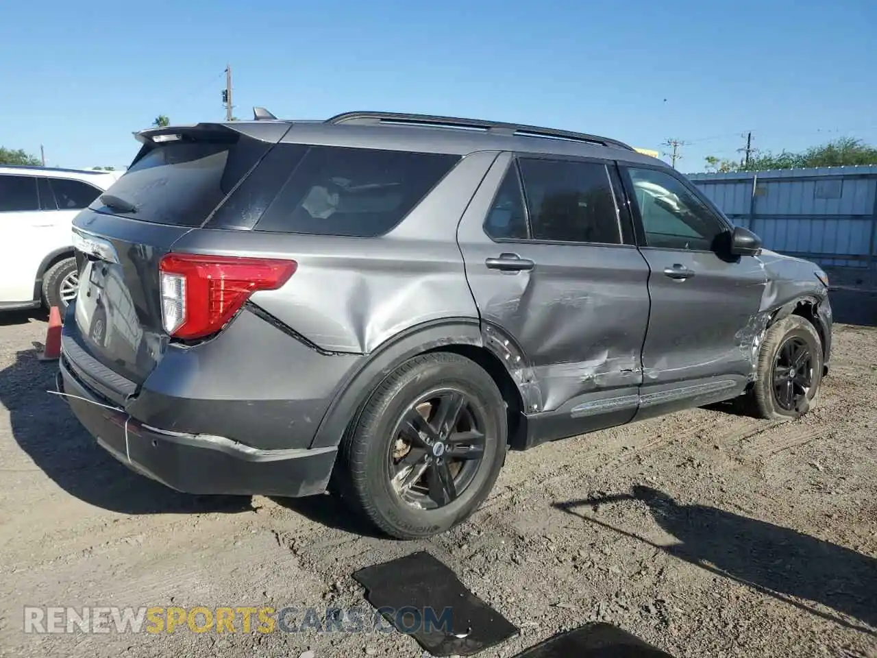 3 Фотография поврежденного автомобиля 1FMSK7DH9NGB24113 FORD EXPLORER 2022