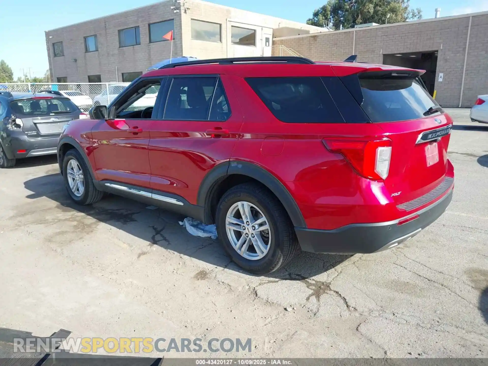 3 Фотография поврежденного автомобиля 1FMSK7DHXNGB42152 FORD EXPLORER 2022