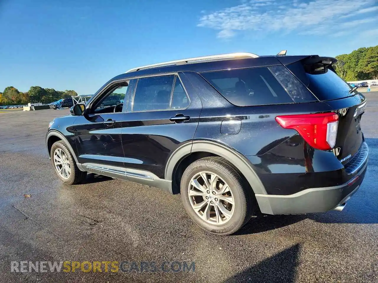 2 fotografías del automóvil dañado 1FMSK7FH9NGA81695 FORD EXPLORER 2022