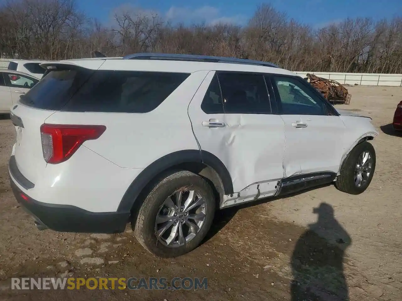 3 Photograph of a damaged car 1FMSK7FHXNGA63173 FORD EXPLORER 2022