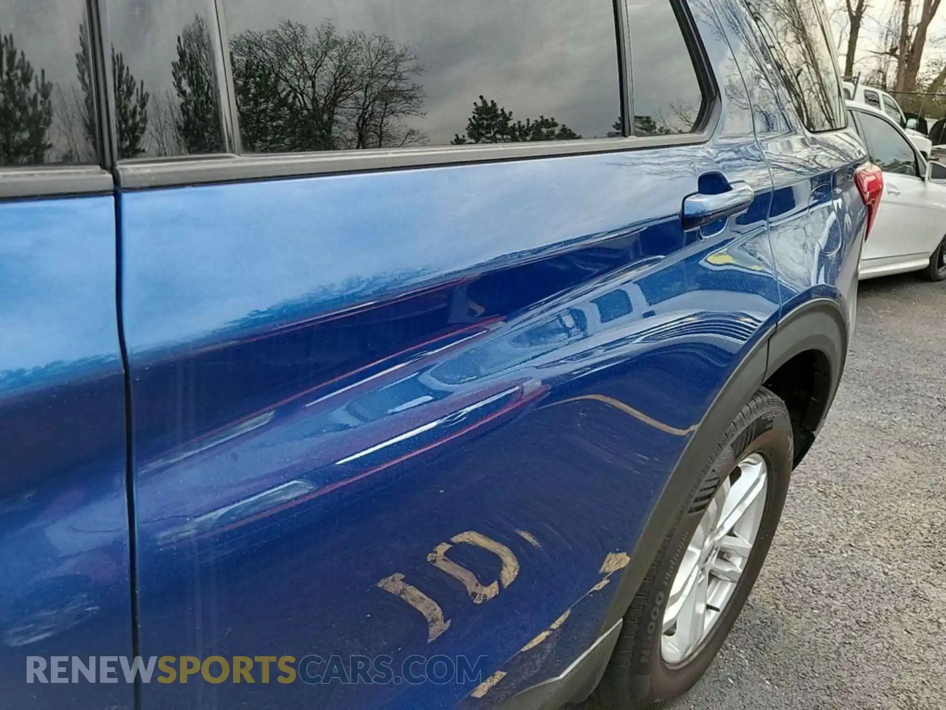 2 Photograph of a damaged car 1FMSK8DH5NGB00106 FORD EXPLORER 2022