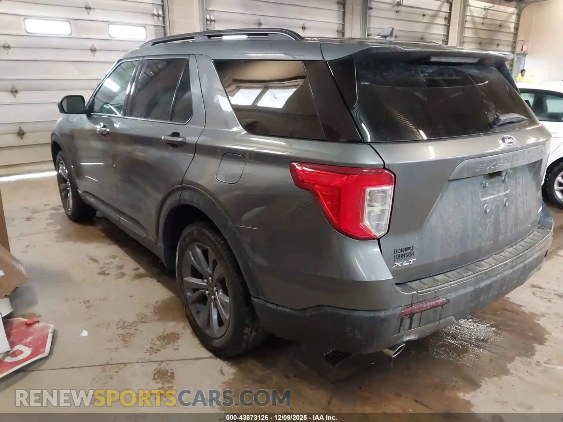3 Photograph of a damaged car 1FMSK8DH5NGB96304 FORD EXPLORER 2022