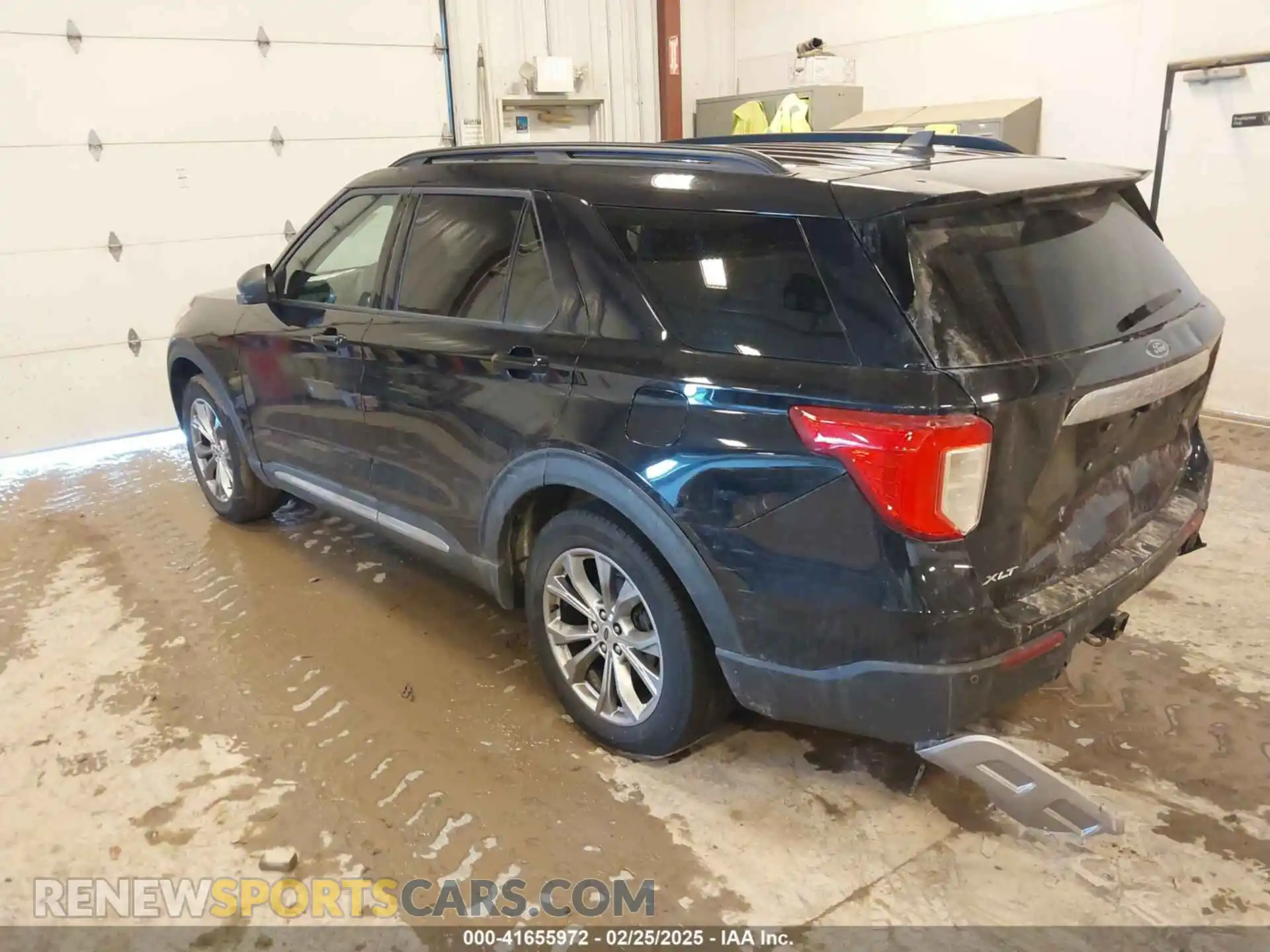 3 Photograph of a damaged car 1FMSK8DH9NGA31582 FORD EXPLORER 2022