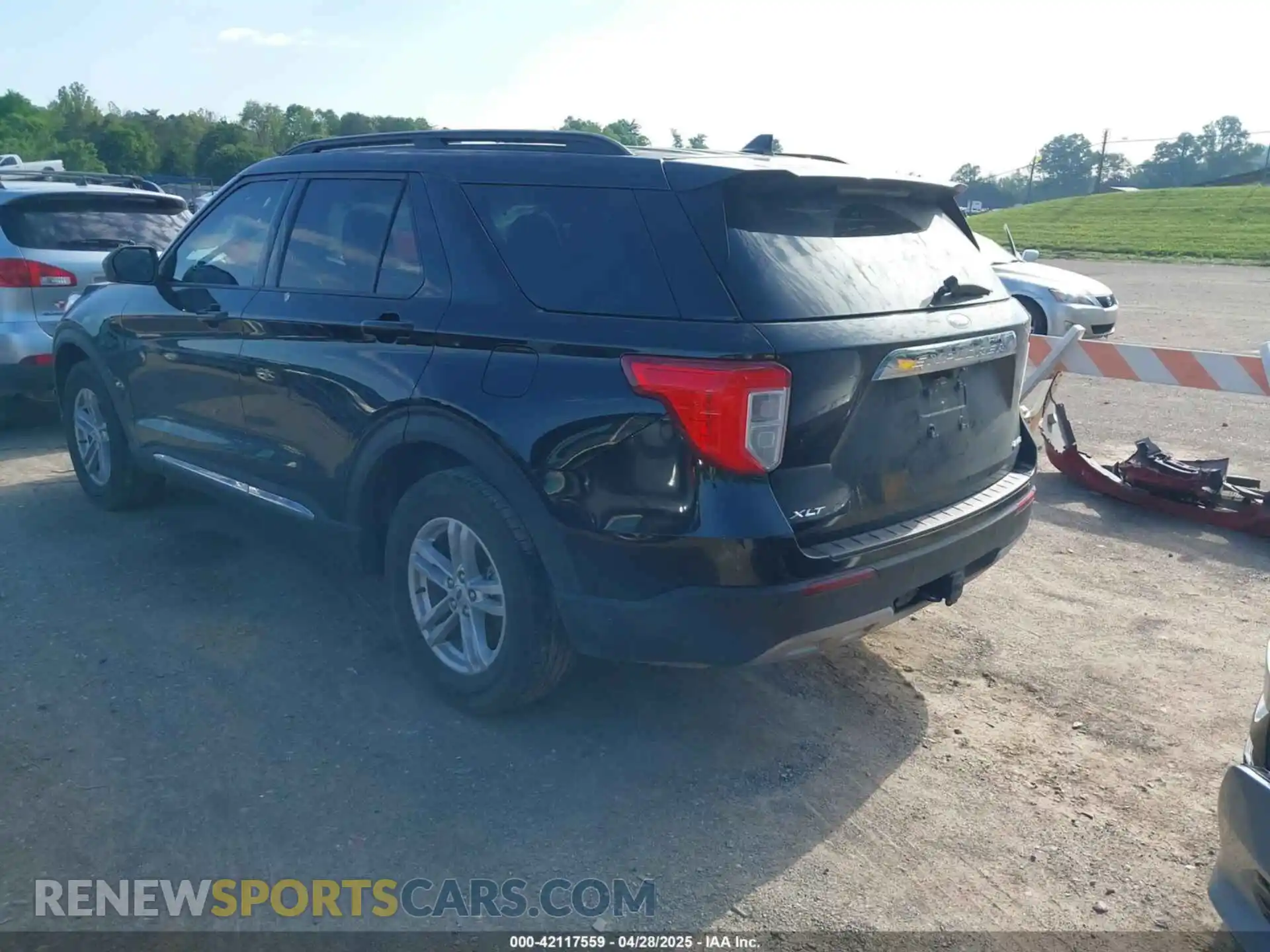 3 Photograph of a damaged car 1FMSK8DH9NGB27633 FORD EXPLORER 2022