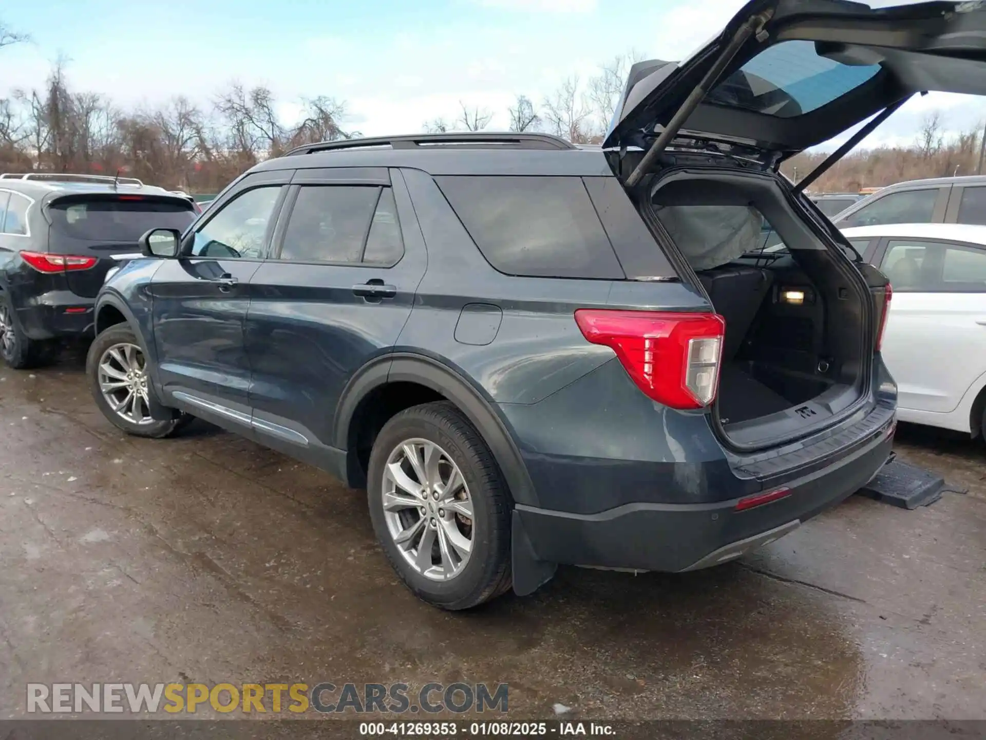 3 Photograph of a damaged car 1FMSK8DHXNGA90818 FORD EXPLORER 2022