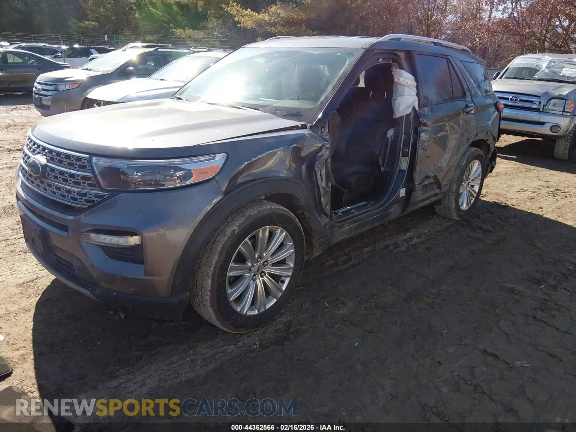 2 Photograph of a damaged car 1FMSK8FH5NGA37327 FORD EXPLORER 2022