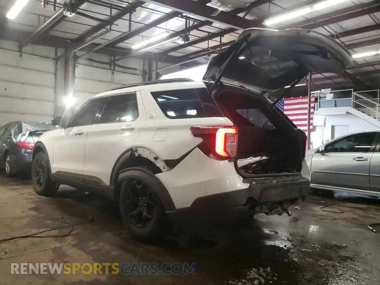 2 Фотография поврежденного автомобиля 1FMSK8JH0NGA12102 FORD EXPLORER 2022