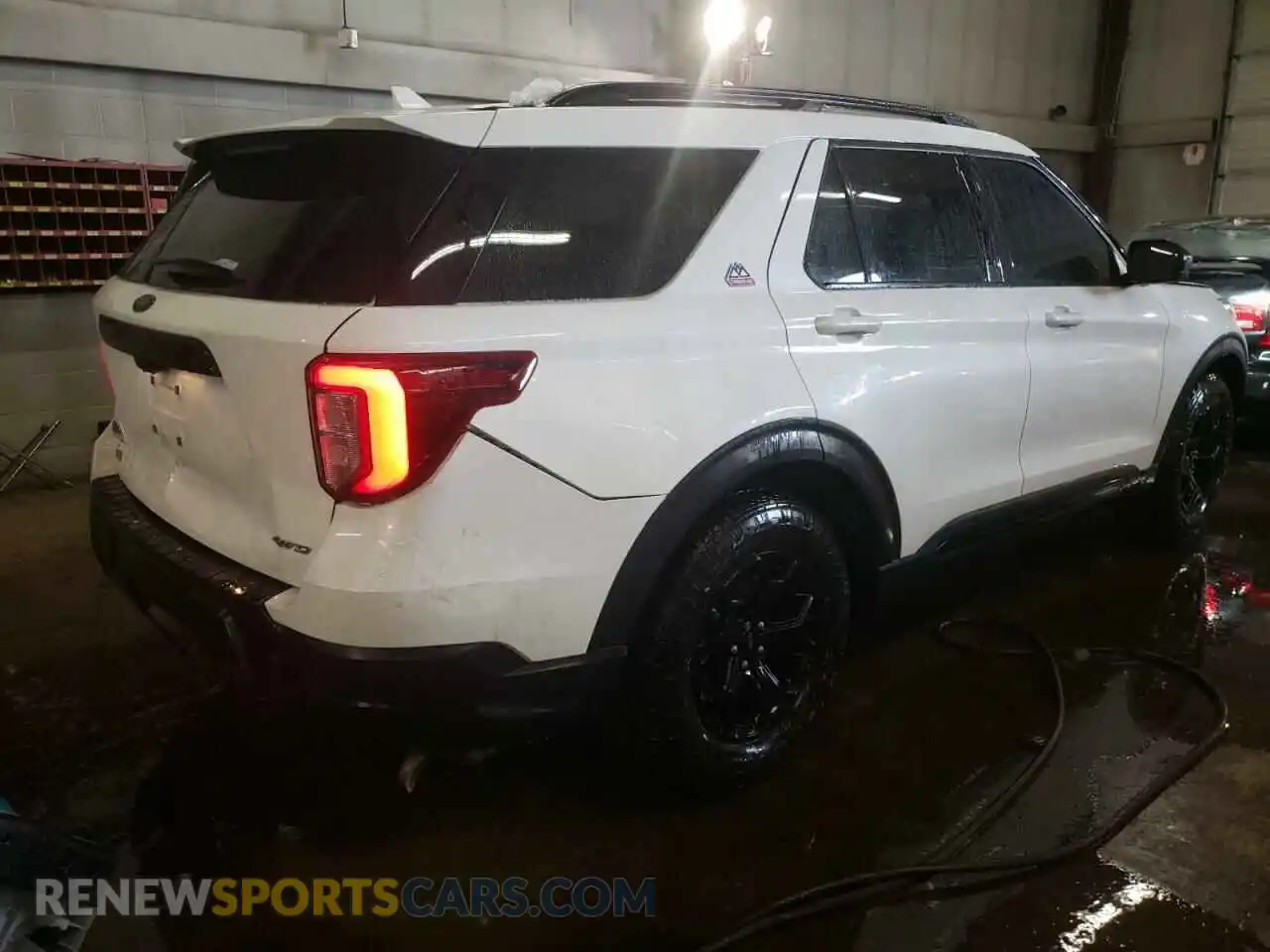 3 Фотография поврежденного автомобиля 1FMSK8JH0NGA12102 FORD EXPLORER 2022
