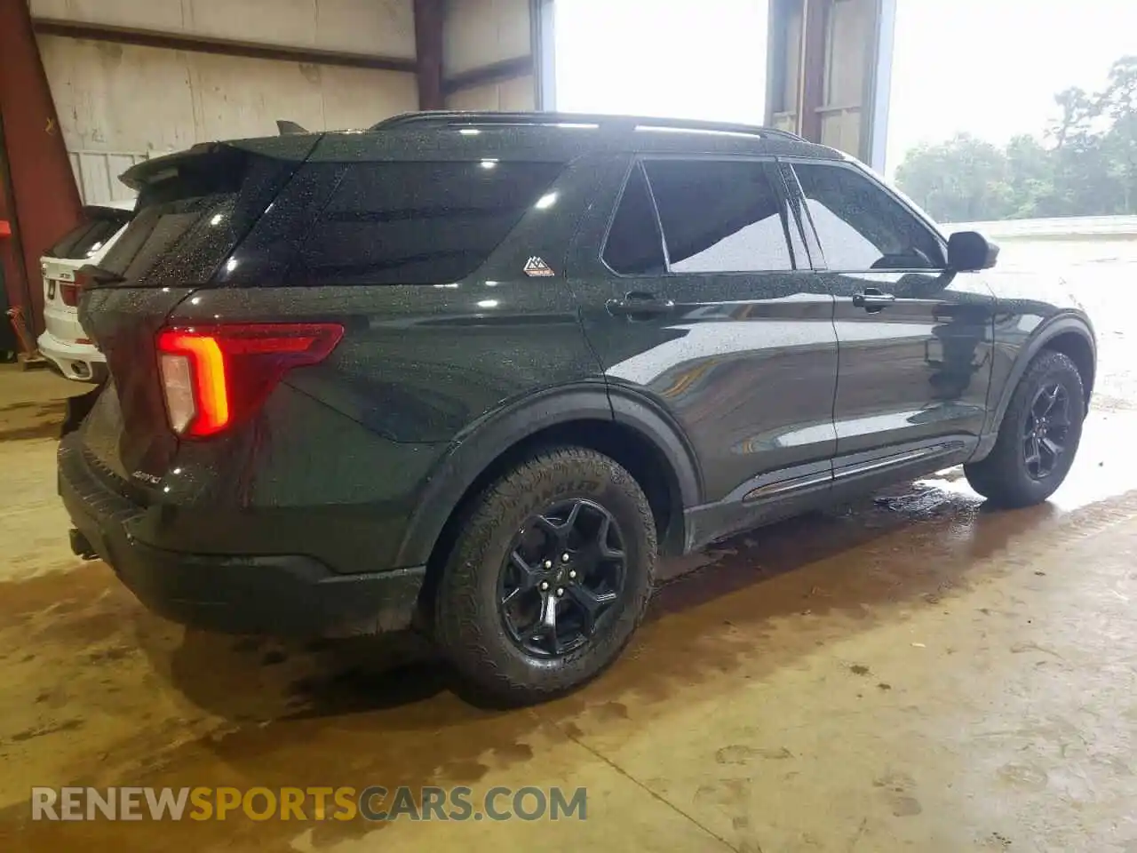 3 Photograph of a damaged car 1FMSK8JH5NGA77172 FORD EXPLORER 2022