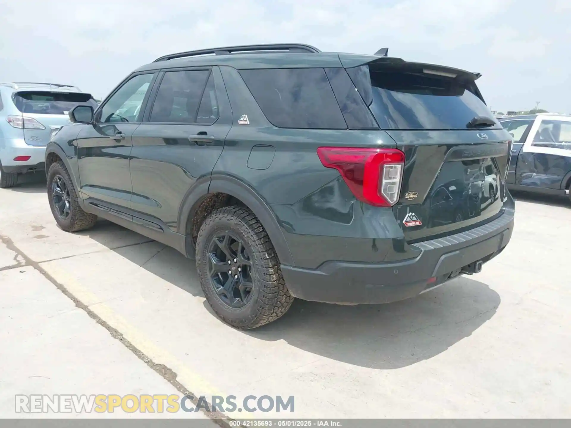 3 Photograph of a damaged car 1FMSK8JH6NGC15107 FORD EXPLORER 2022